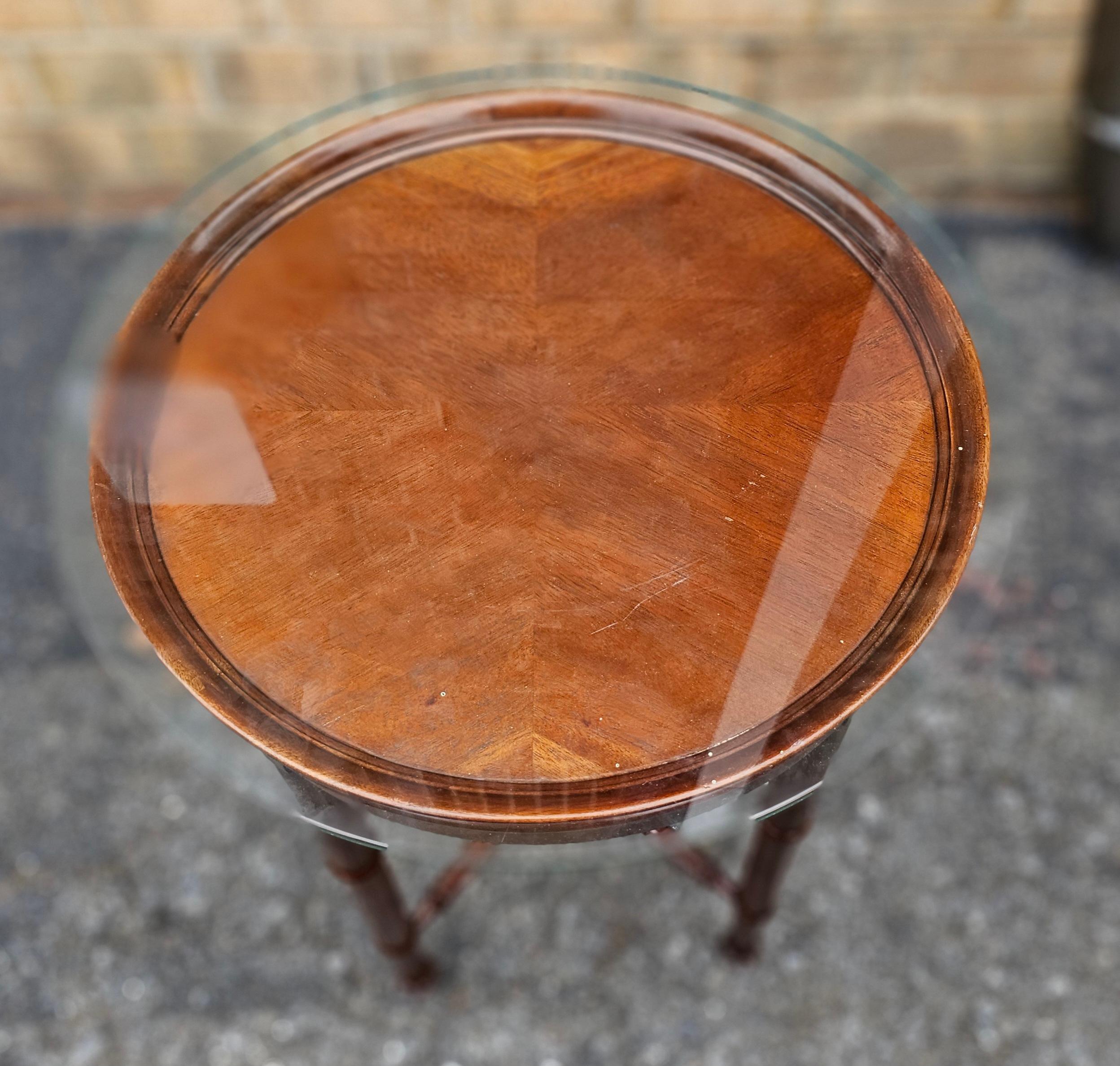 20th Century Hekman Cherry Bookmatched Faux-Bamboo Round Candle Stand with Protective Glass For Sale