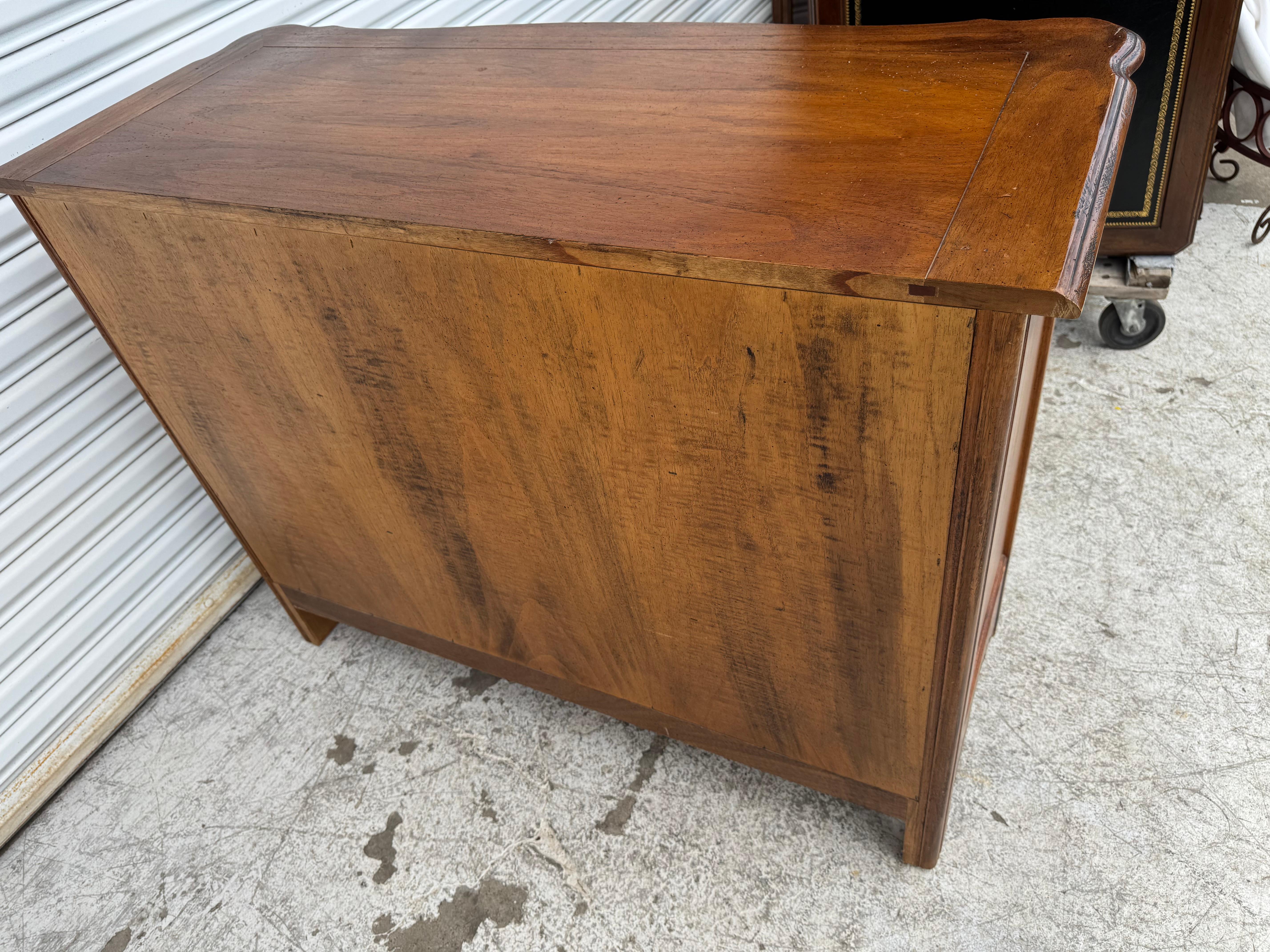 Vintage Hekman Walnut 4 Drawer Commode For Sale 4