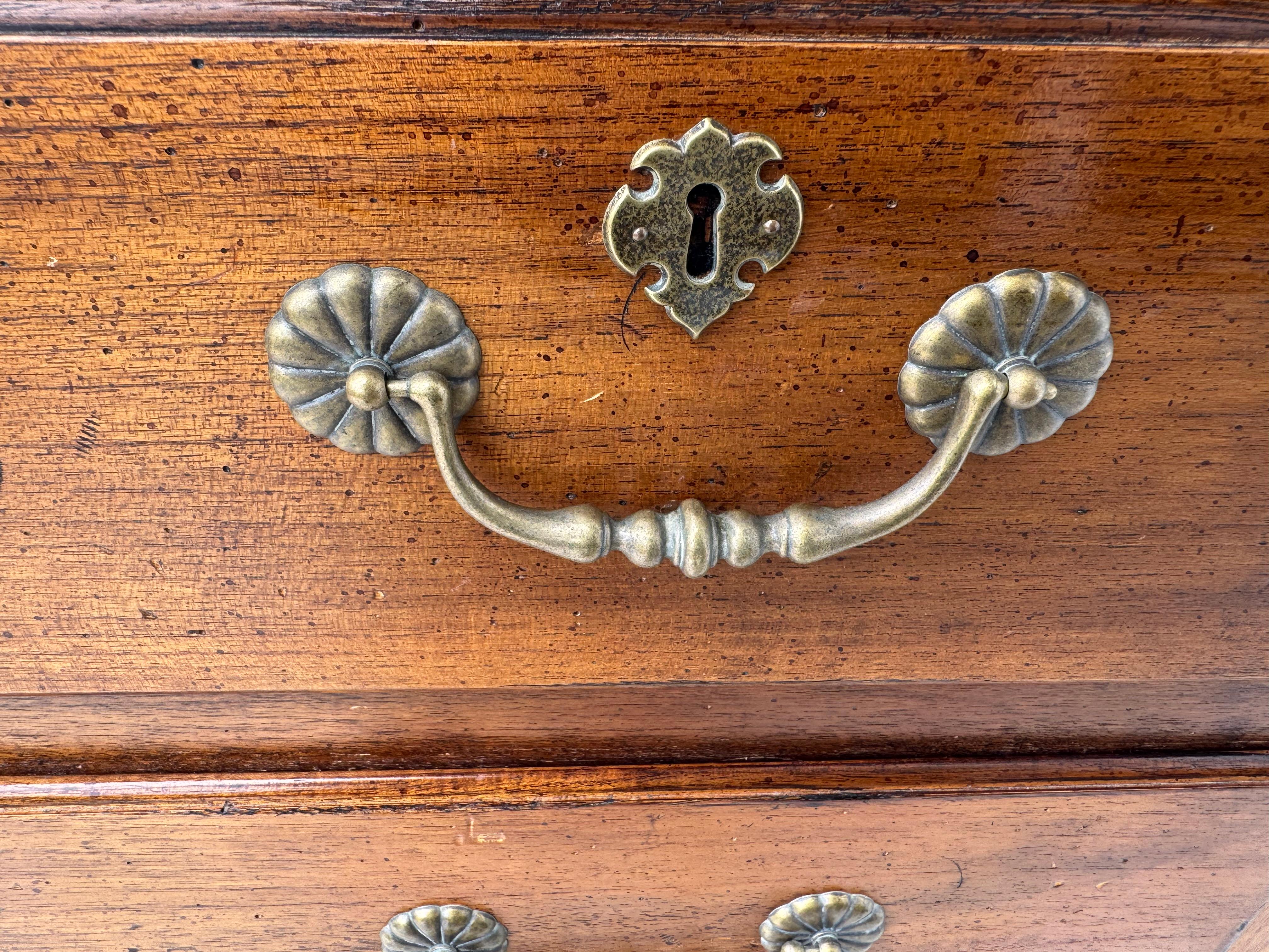 Vintage Hekman Walnut 4 Drawer Commode For Sale 5