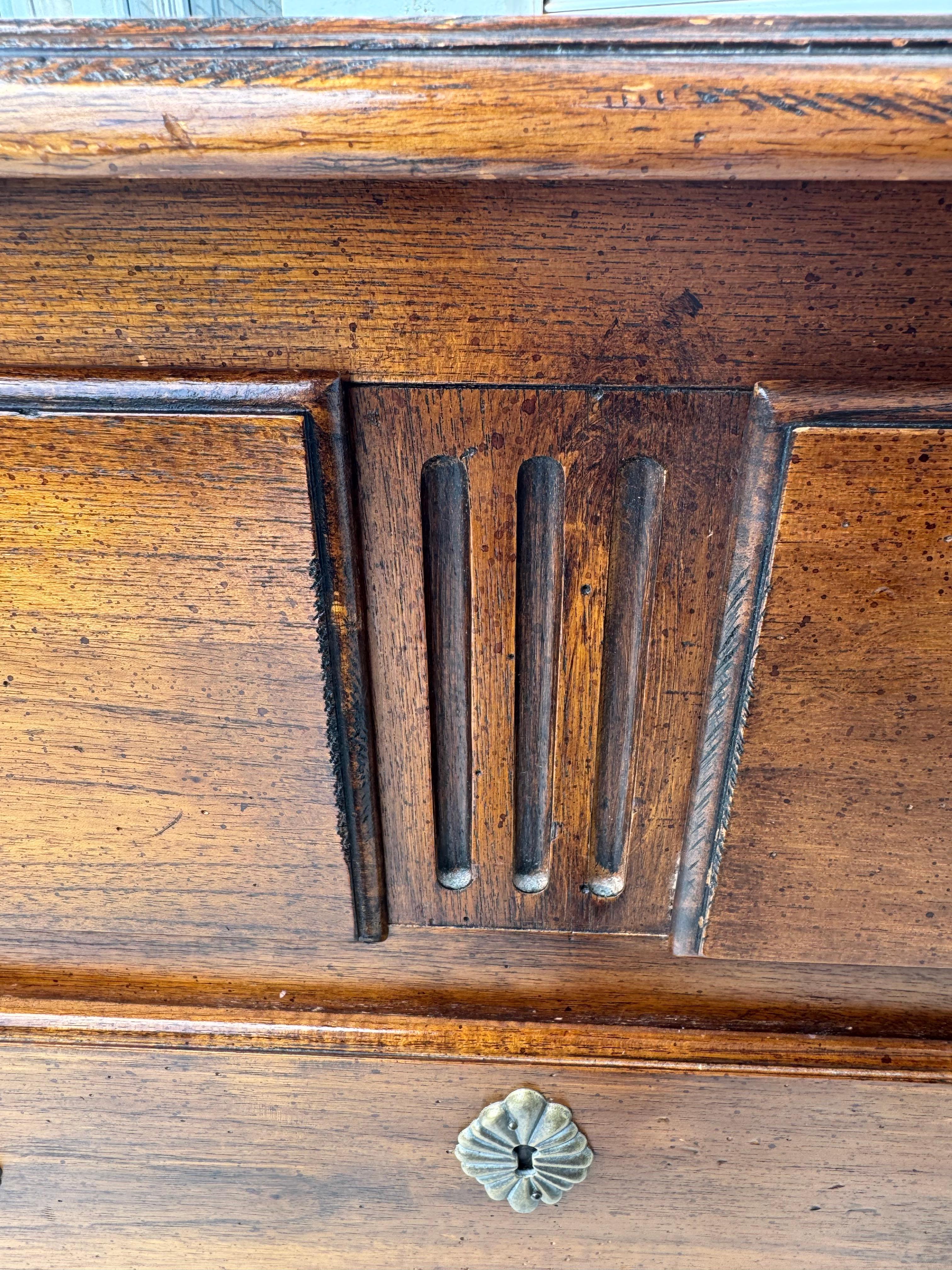 Vintage Hekman Walnut 4 Drawer Commode For Sale 6