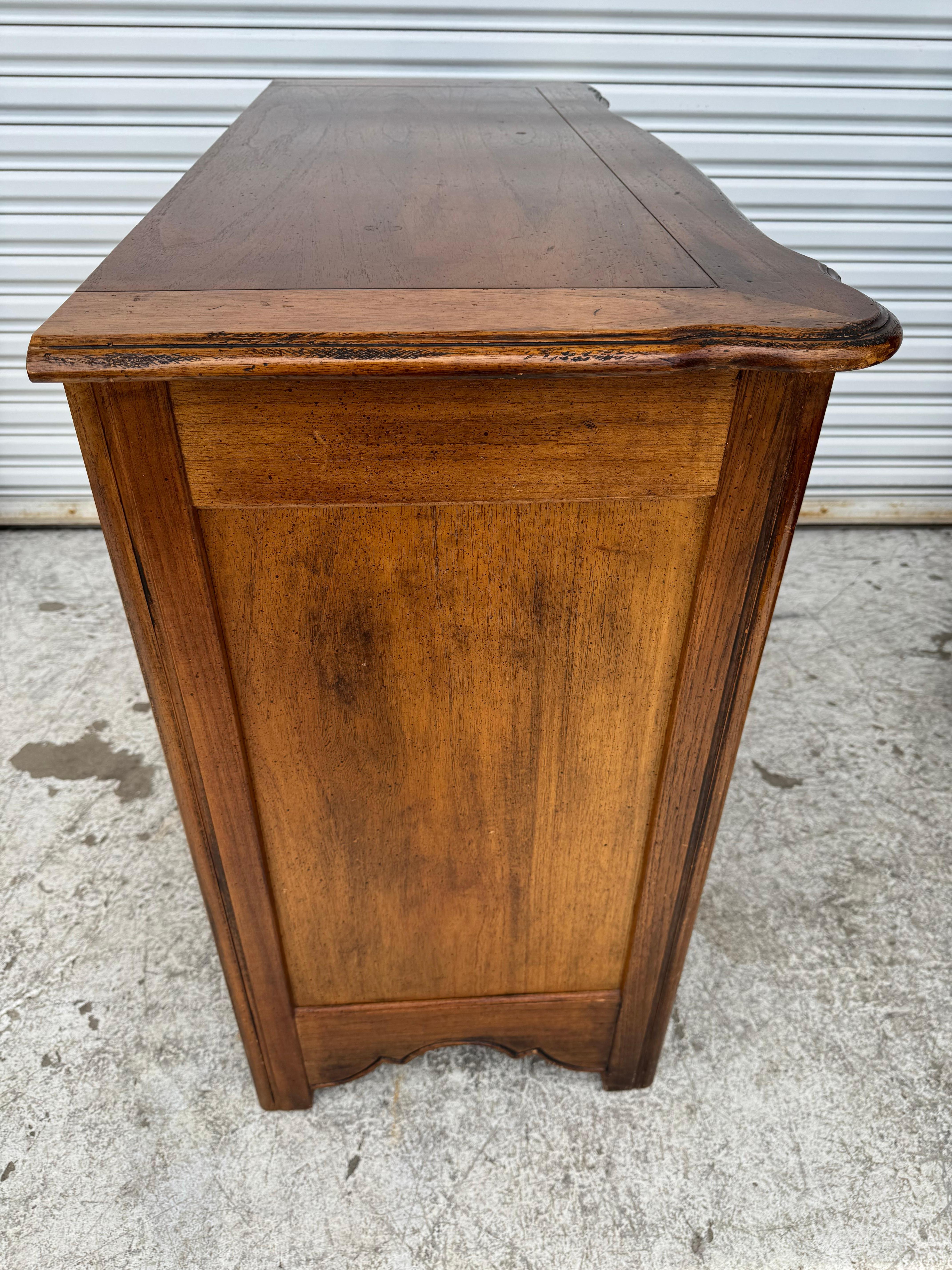Vintage Hekman Walnut 4 Drawer Commode For Sale 7