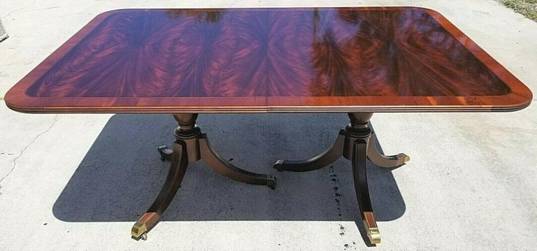 Late 20th Century HEKMAN Copley Place Flame Mahogany Pedestal Dining Table w 2 Leaves For Sale