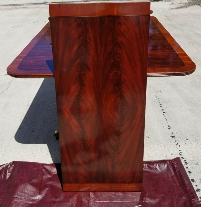 HEKMAN Copley Place Flame Mahogany Pedestal Dining Table w 2 Leaves For Sale 2