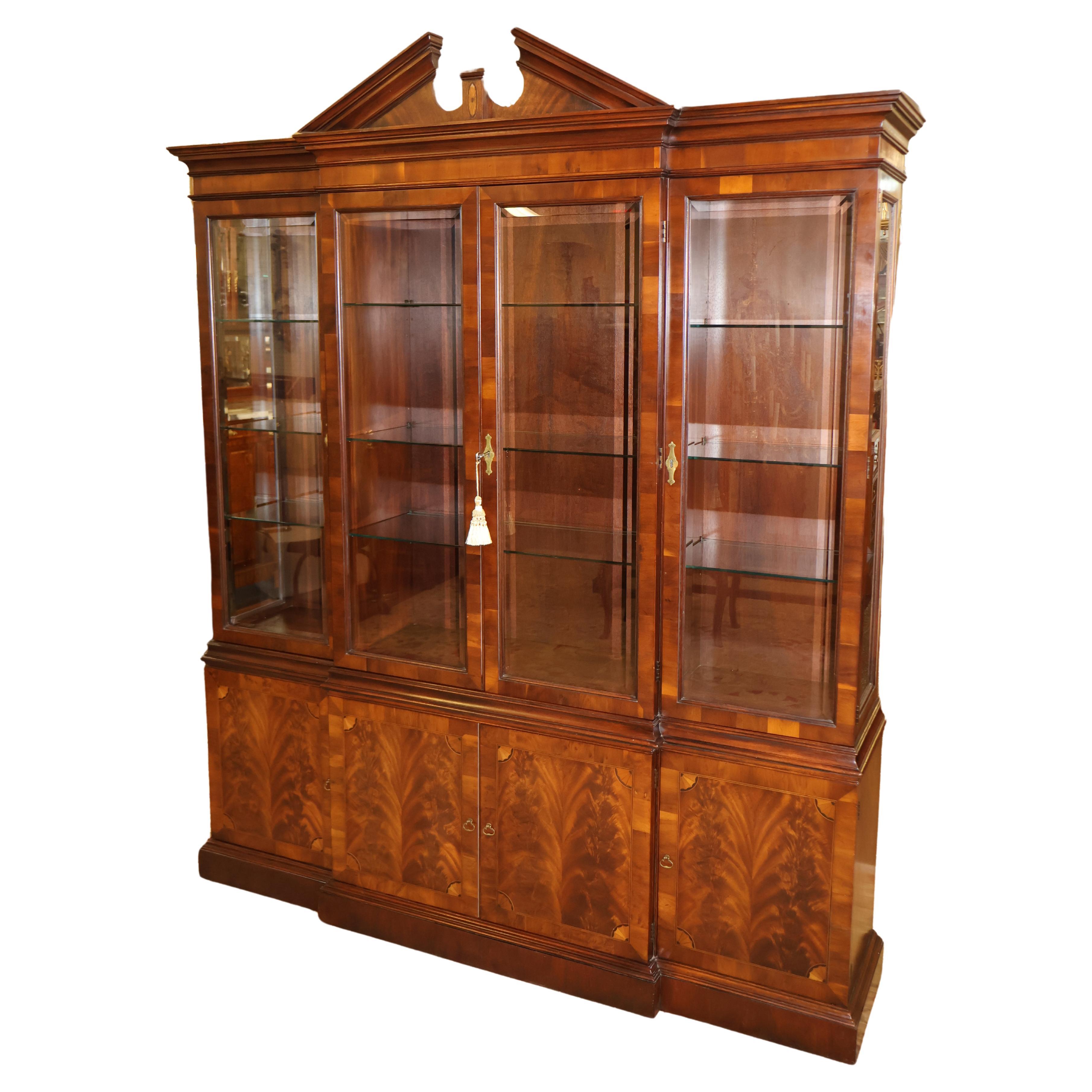 Hekman Federal Style Mahogany Bookcase Cabinet Breakfront For Sale