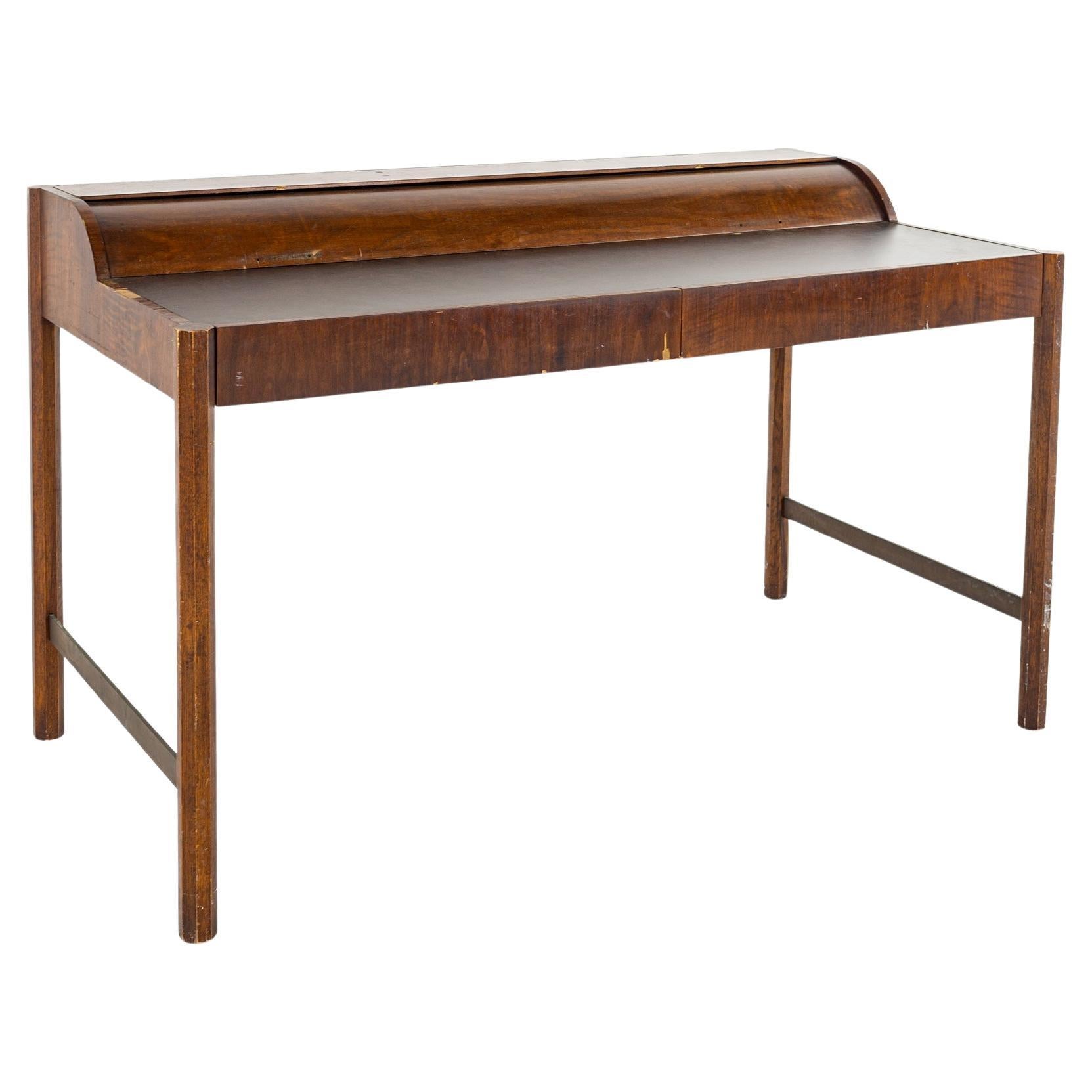 Hekman Furniture Mid Century Desk with Cylinder Roll For Sale