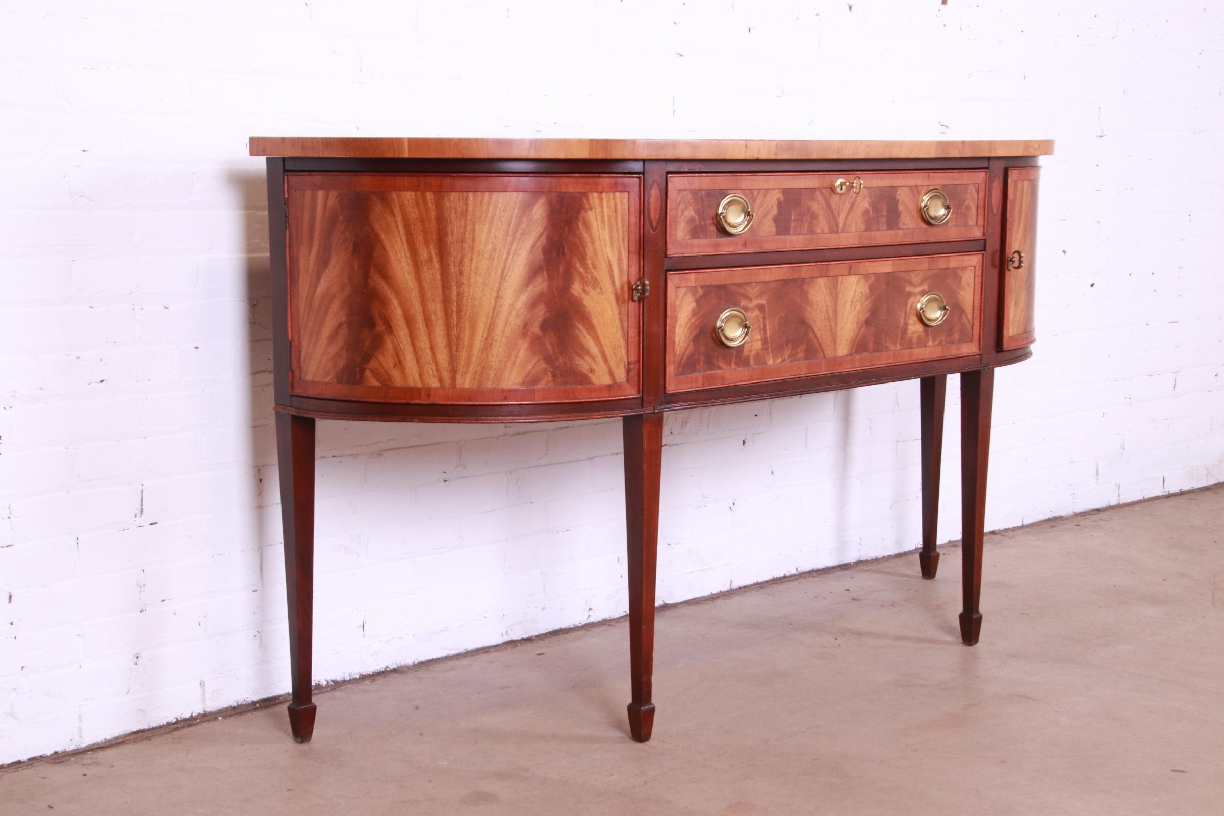 Hekman Hepplewhite Banded Flame Mahogany Sideboard Credenza In Good Condition In South Bend, IN
