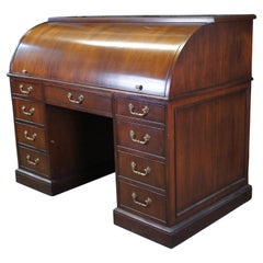Hekman Rolle in mogano con foro a ginocchio per biblioteca, segretaria esecutiva, scrivania 56".
