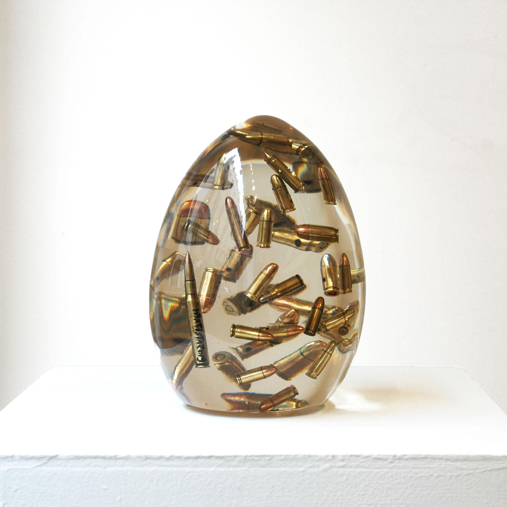 Bullet Egg - Sculpture de Helder Batista