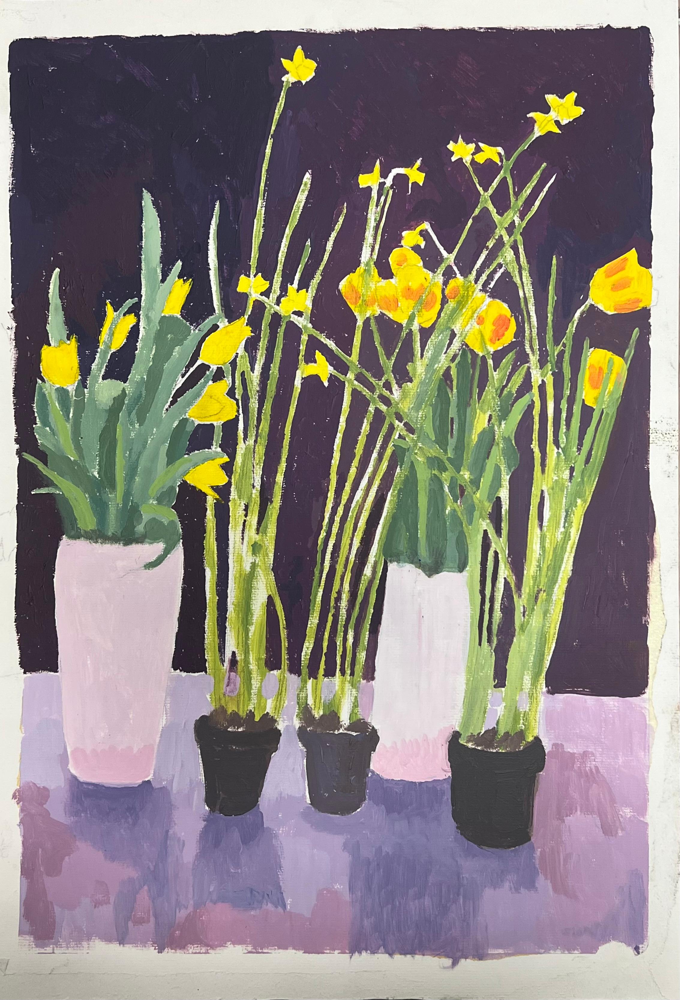Narcisos y Tulipanes Amarillos Brillantes Sobre un Fondo Violeta Profundo - Painting de Helen Greenfield