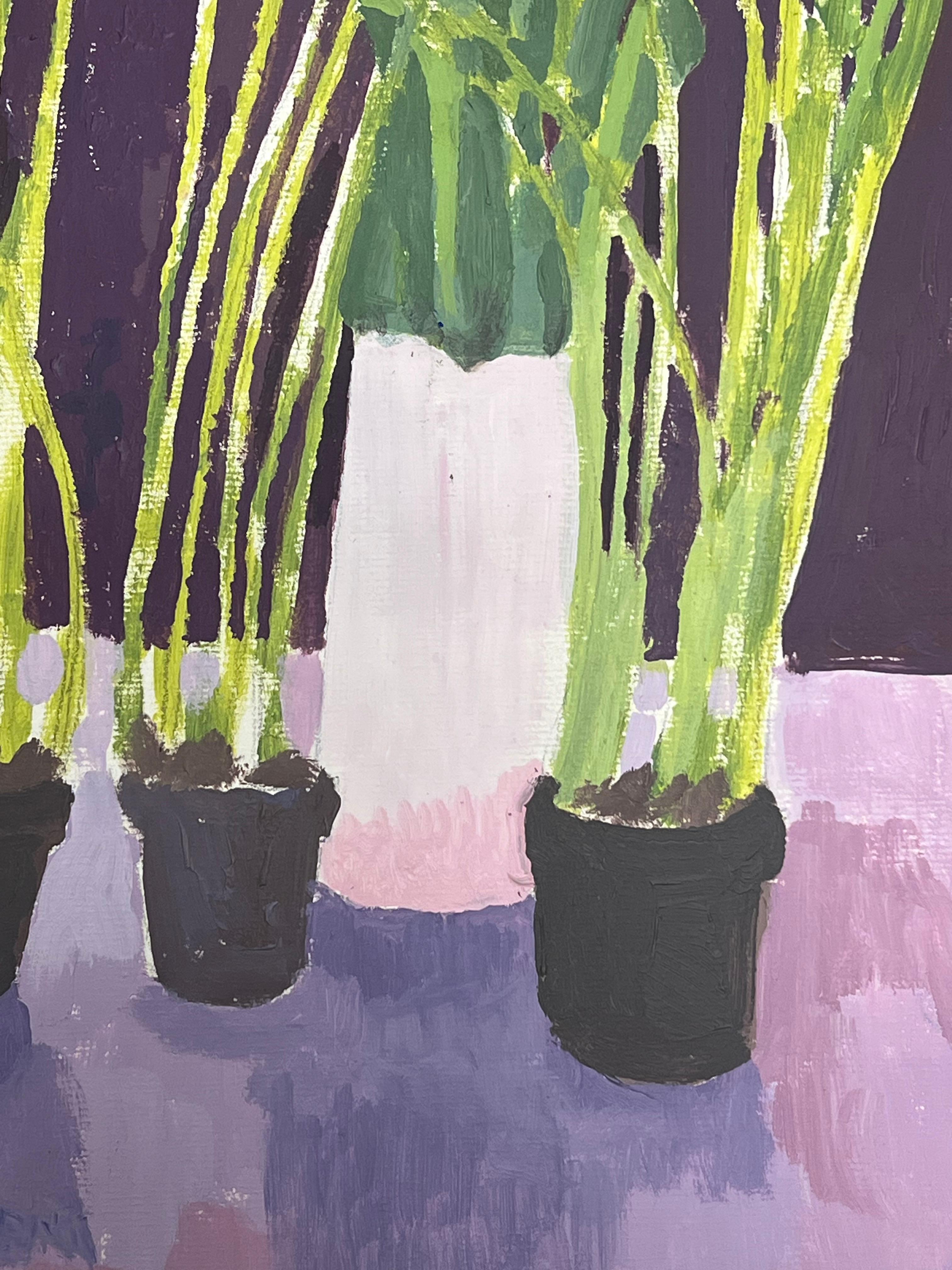 Narcisos y Tulipanes Amarillos Brillantes Sobre un Fondo Violeta Profundo en venta 1