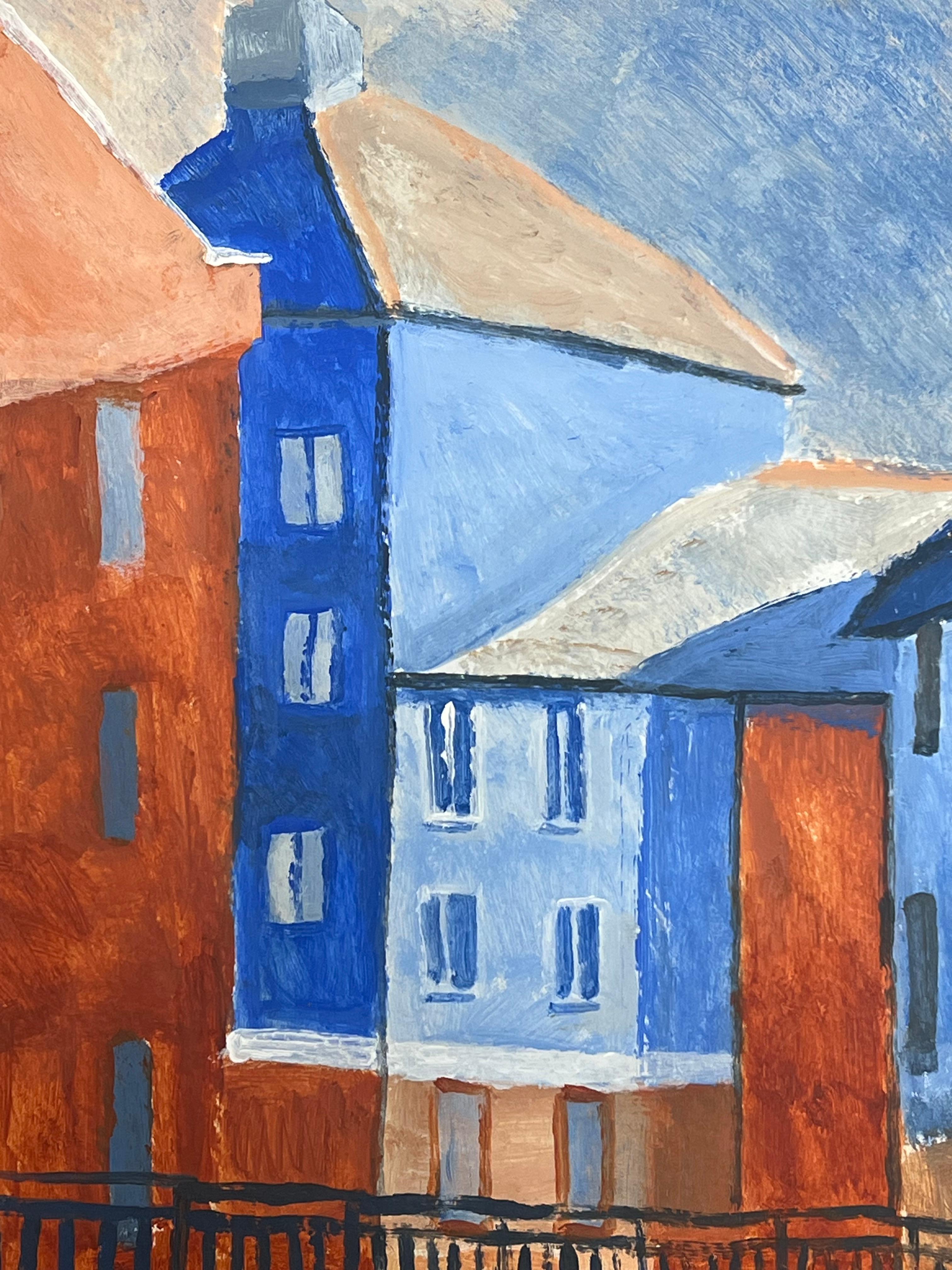 Paisaje urbano modernista en atrevido azul y rojo Arquitectura urbana geométrica - Abstract Painting Gris de Helen Greenfield
