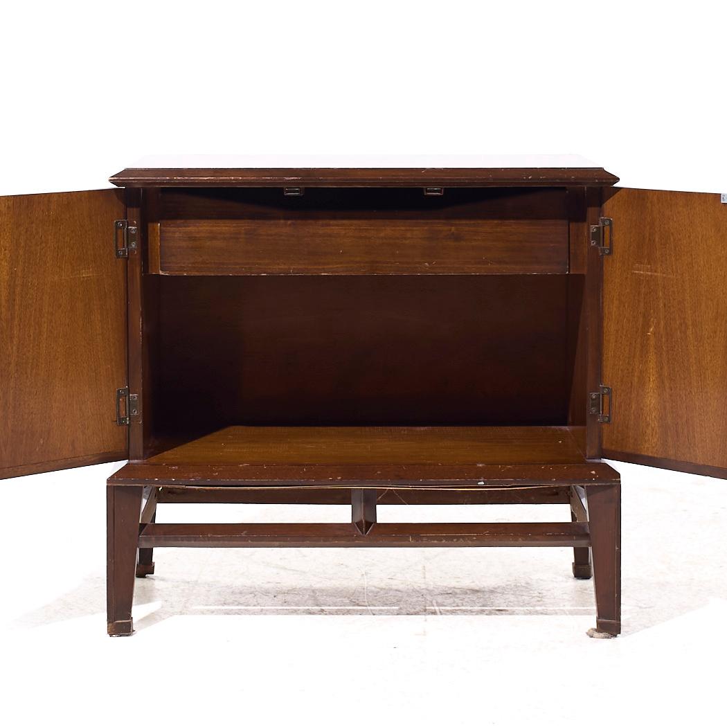 Helen Hobey Baker Mid Century Nussbaum und Wurzelholz Nachttische - Paar im Angebot 4