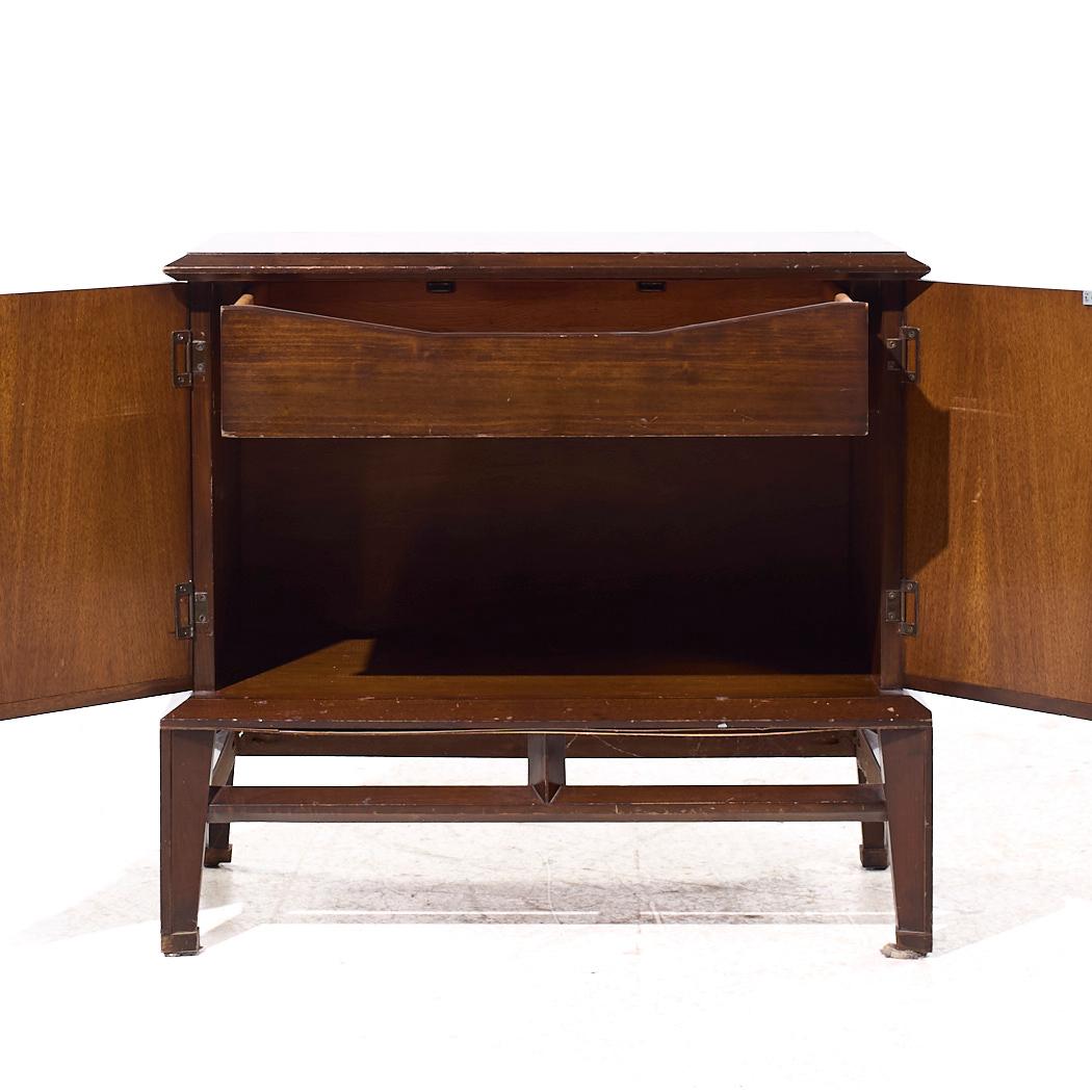 Helen Hobey Baker Mid Century Nussbaum und Wurzelholz Nachttische - Paar im Angebot 5