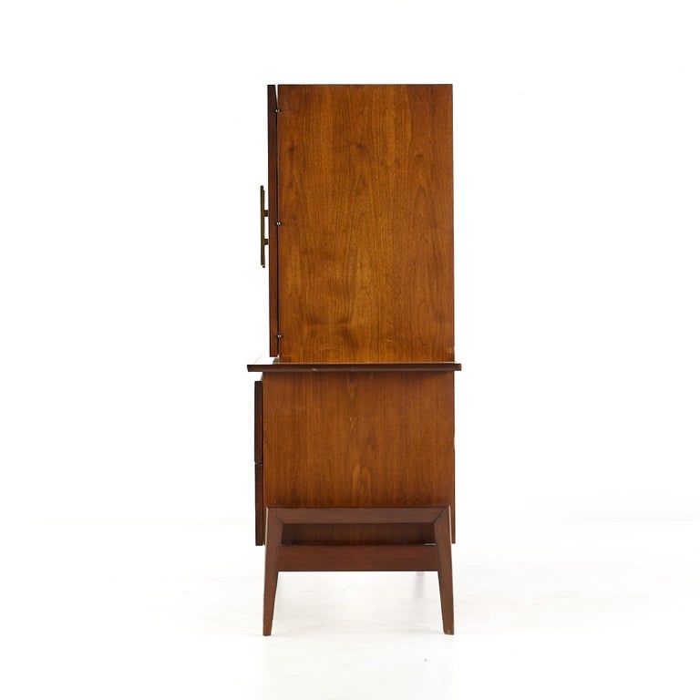 Helen Hobey Baker Mid Century Walnut Armoire Gentlemans Chest In Good Condition For Sale In Countryside, IL