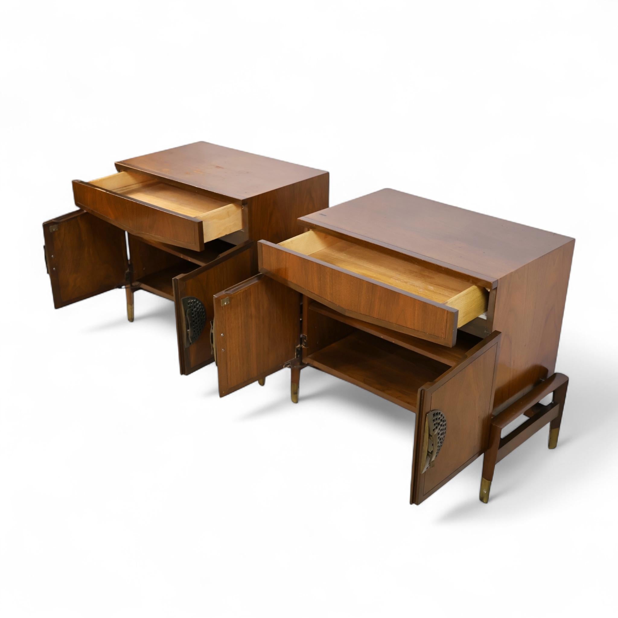 American Helen Hobey Baker Pair of Vintage Mid Century Modern Nightstands c. 1960s For Sale