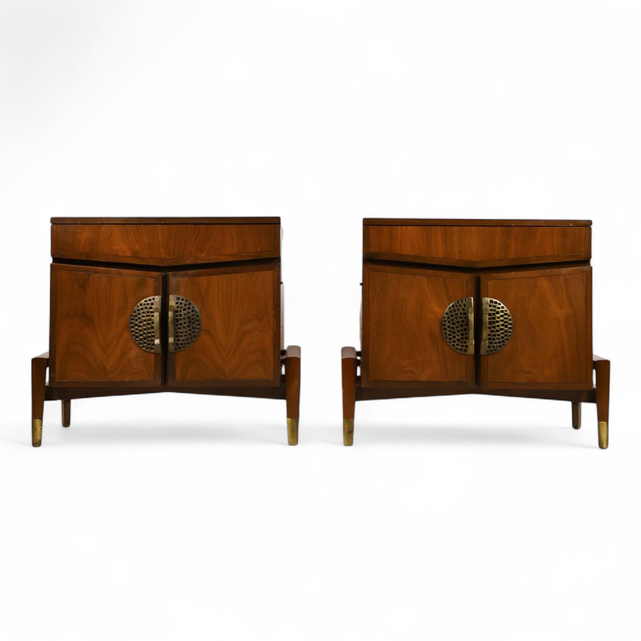 Helen Hobey Baker Pair of Vintage Mid Century Modern Nightstands c. 1960s For Sale 1