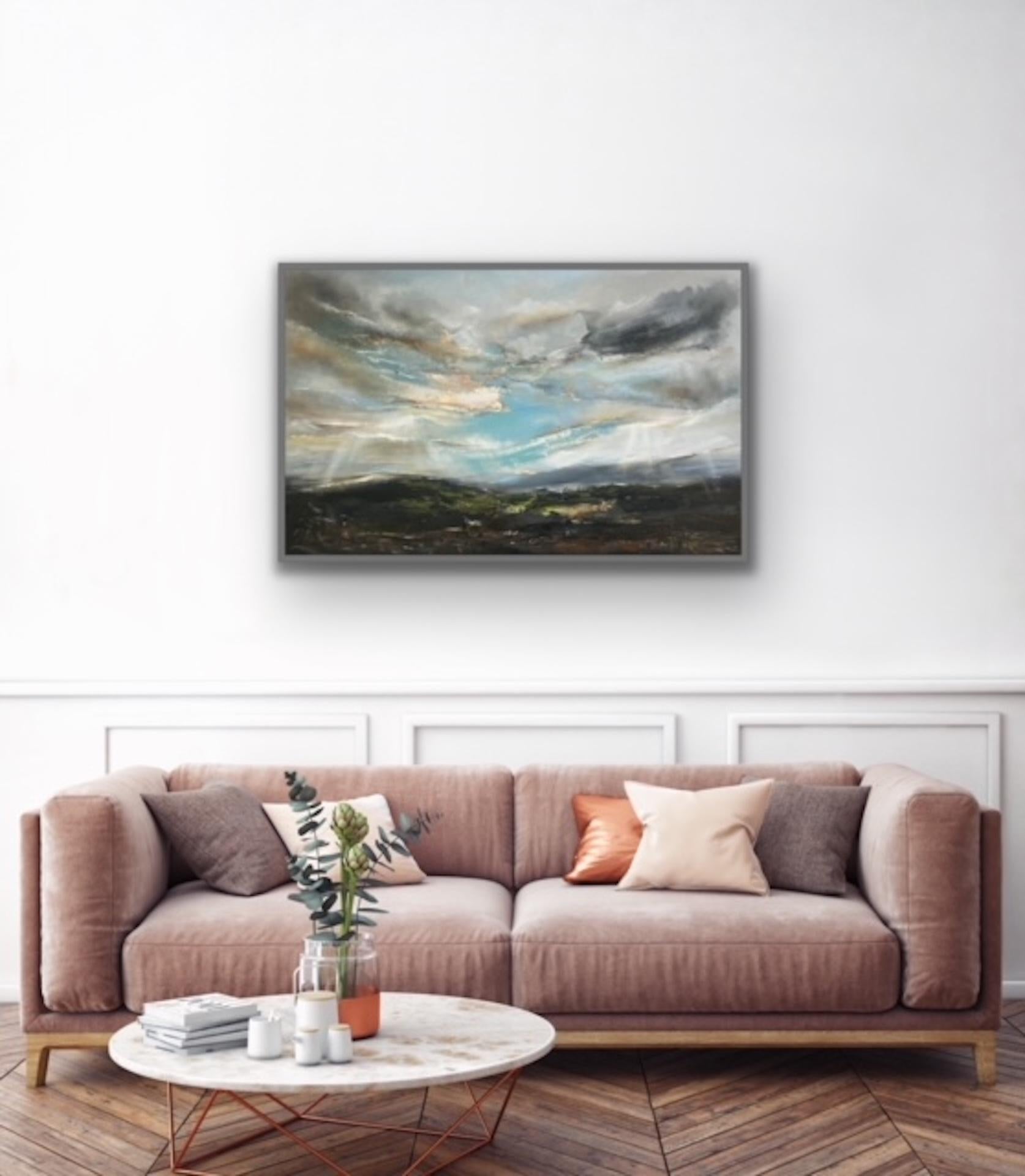 Looking Towards Home, Helen Howells, peinture originale, paysage de ciel nuageux en vente 3