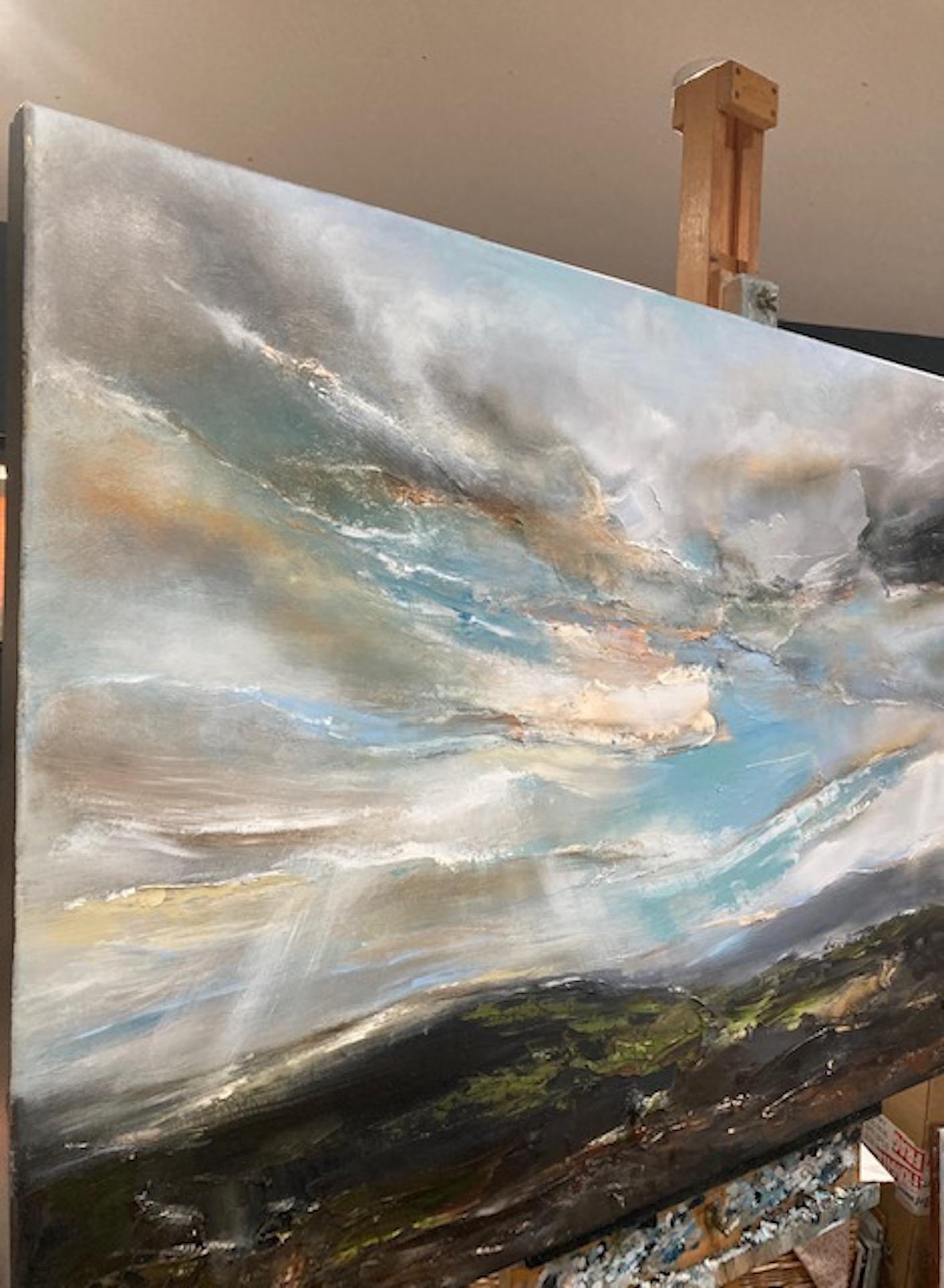 Looking Towards Home, Helen Howells, peinture originale, paysage de ciel nuageux en vente 5