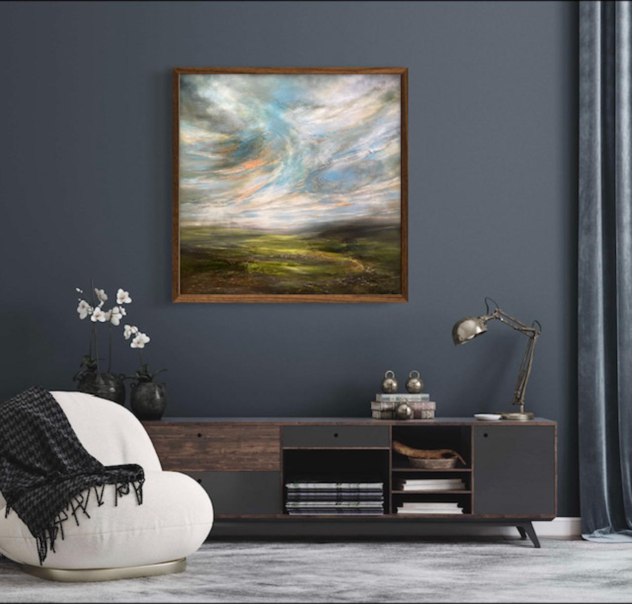 Las montañas viven dentro de mí es un paisaje semiabstracto pintado por Helen Howells. Se inspiró en las colinas, valles y montañas del sur de Gales, que es mi tierra natal. No es de ningún lugar concreto, sino que es una combinación de muchos