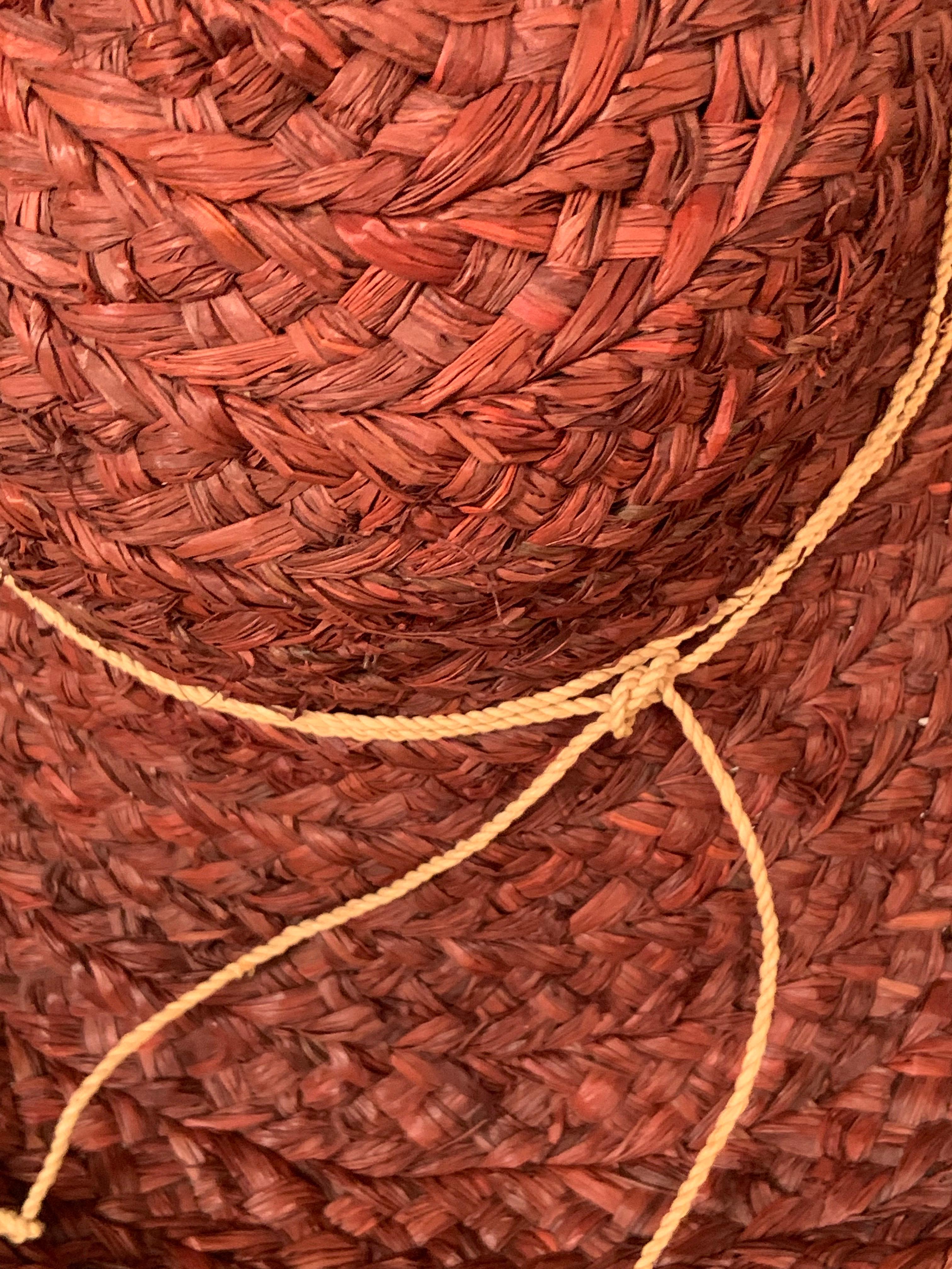 Sombrero de paja rojo burdeos Helen Kaminski en Bueno estado para la venta en New Hope, PA
