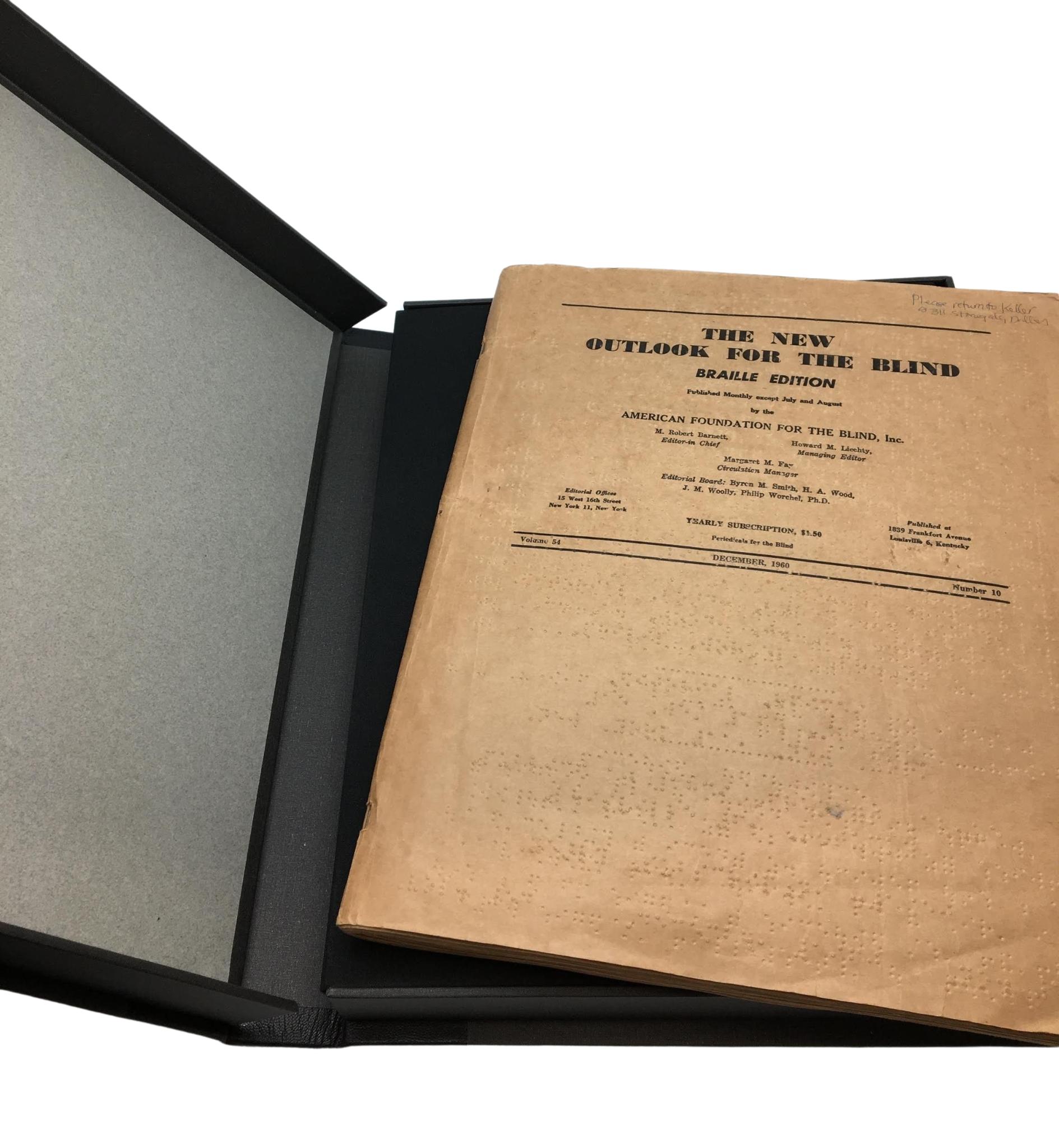 Édition en Braille personnelle d'Hélène Keller de « New Outlook for the Blind » (Le nouveau Outlook pour les blinds) 1960 en vente 2
