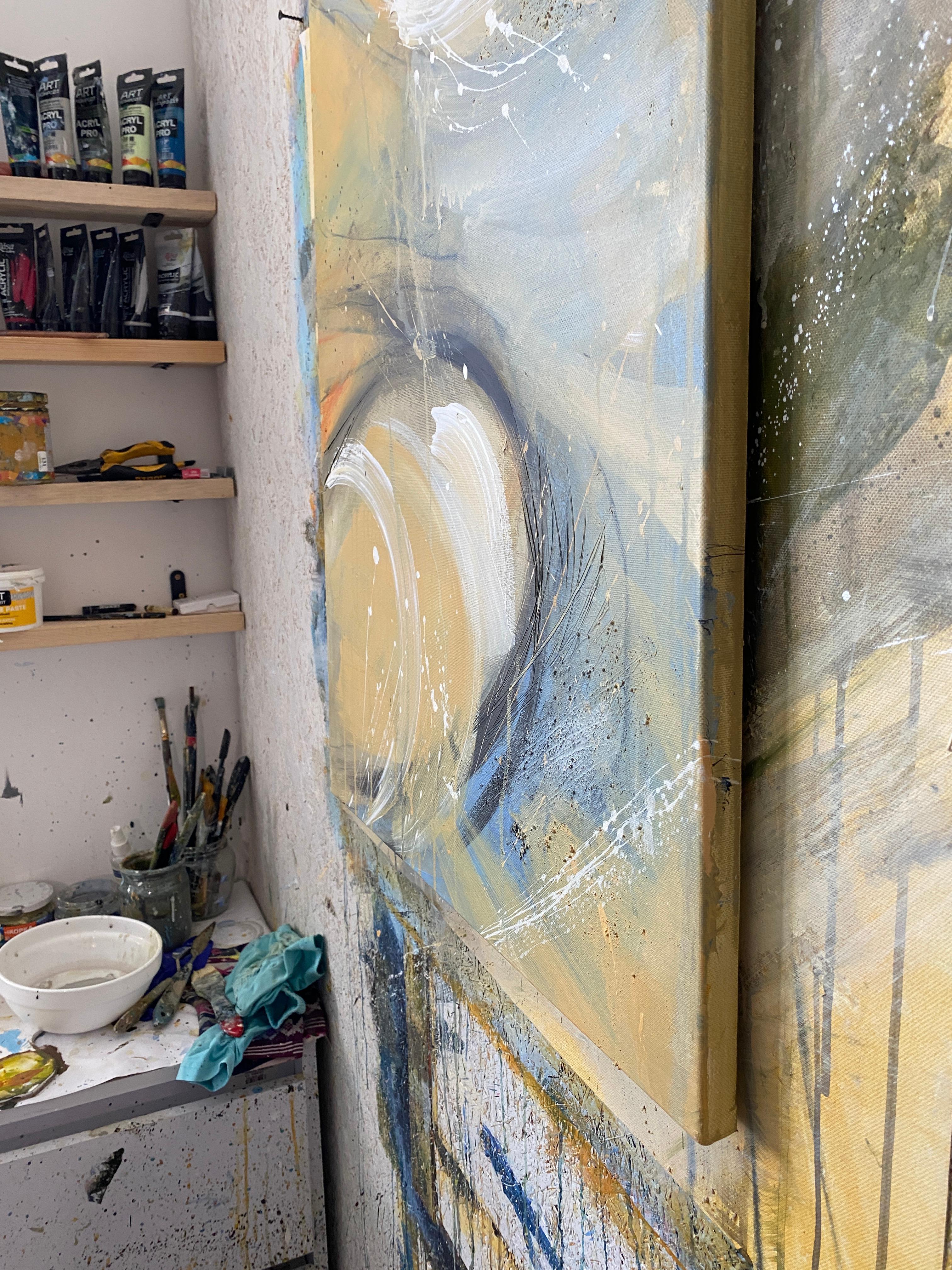 Authentic Desires/3 - Großes abstraktes Acrylgemälde in Beige, Blau und Weiß – Painting von HELEN MOUNT