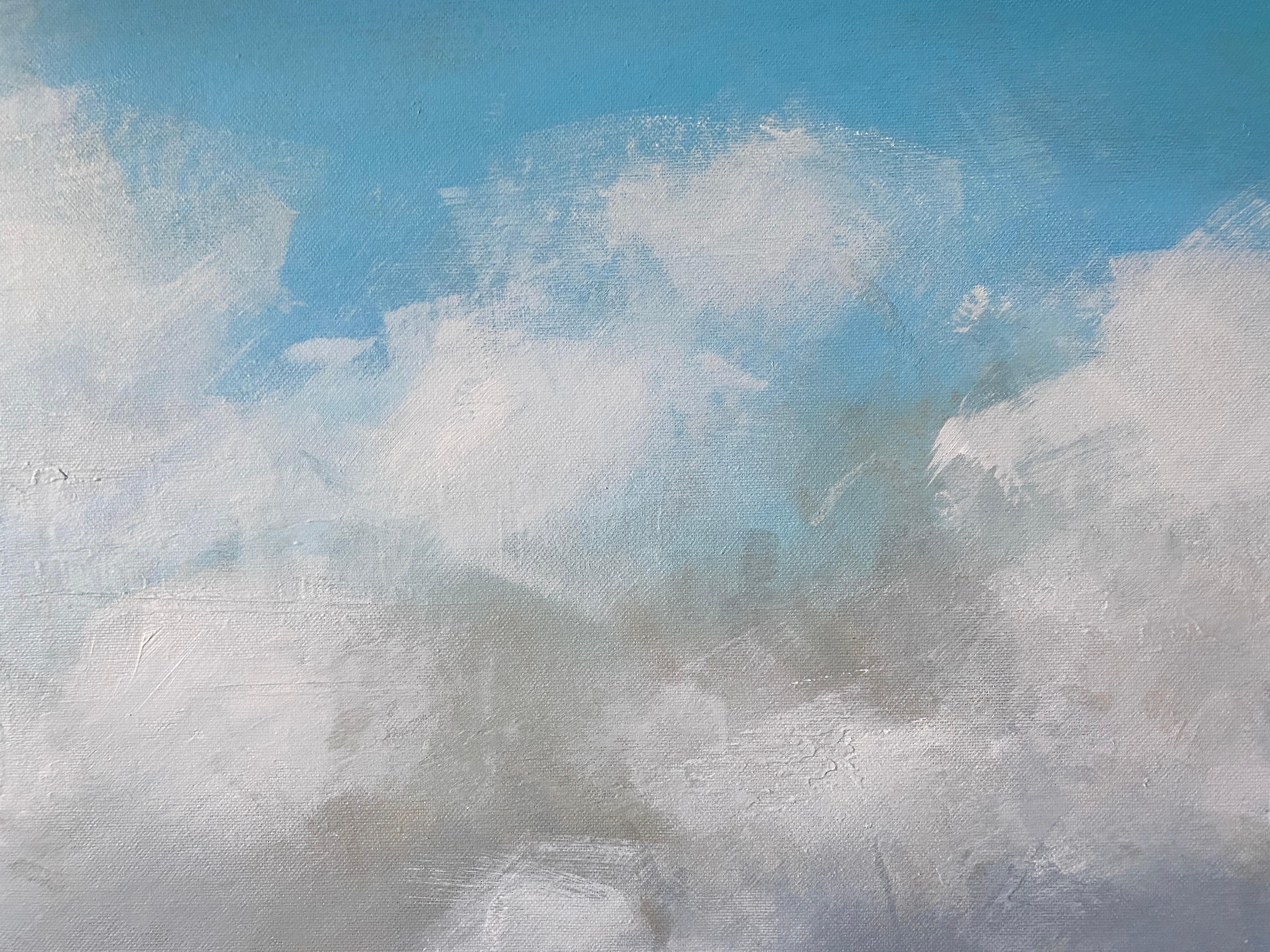 Il dipinto Breathe Slowly/2 di Helen Mount incarna il tema della calma e della riflessione, che è la chiave della nuova collezione dell'artista. Un enorme cielo pieno di nuvole leggere domina il tranquillo e ampio paesaggio sottostante. Le tonalità