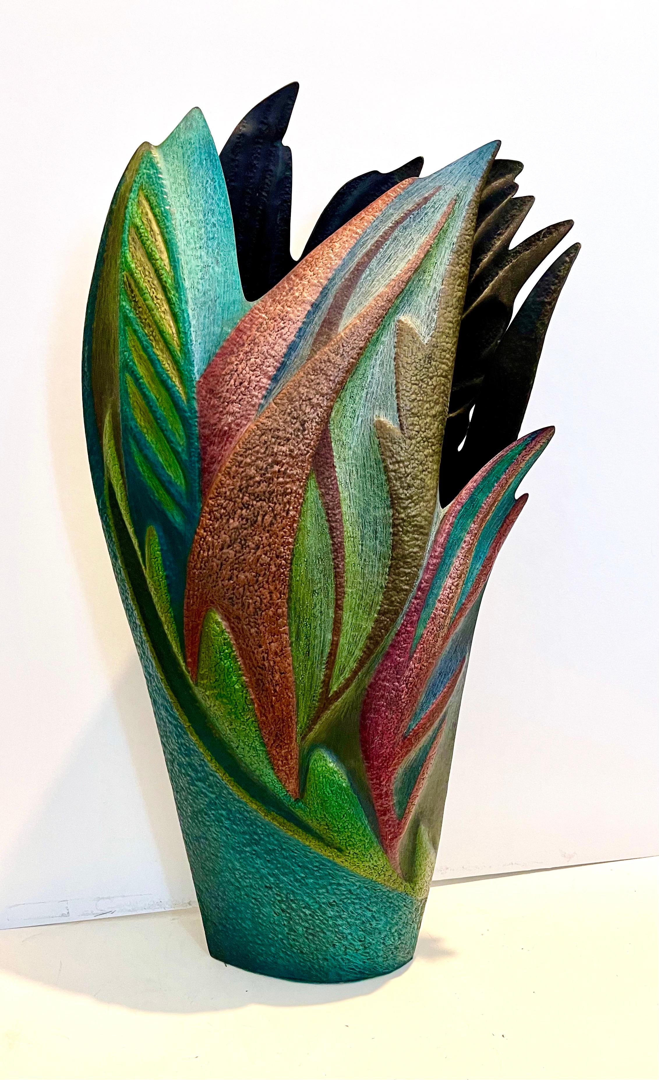 Helen Shirk Sculpture Hand Craft Studio Vessel, Copper Patina, Buntstifte im Angebot 3