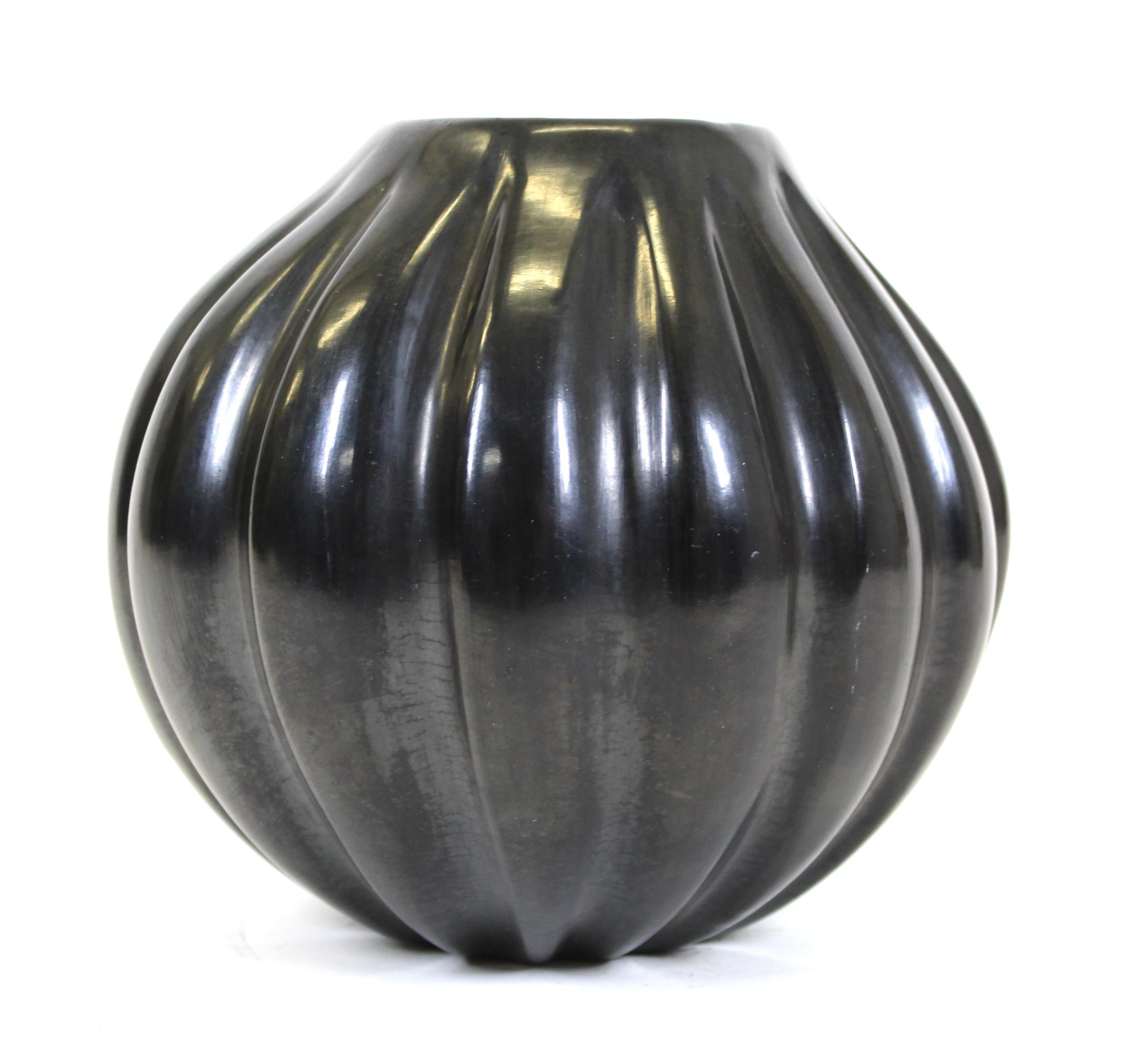 Helen Shupla Pueblo Santa Clara Black Ware Pottery Melon Vase 3
