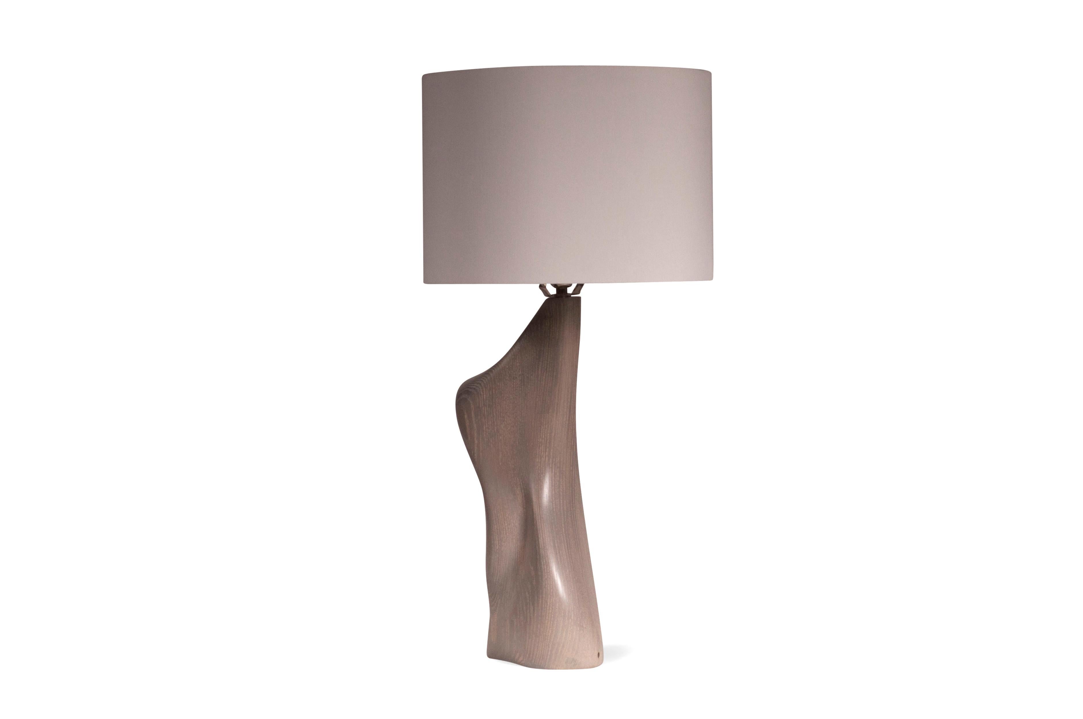 Helen table lamp is a organic shaped table lamp with antique grey finish.
Dimension of the table lamp is 8