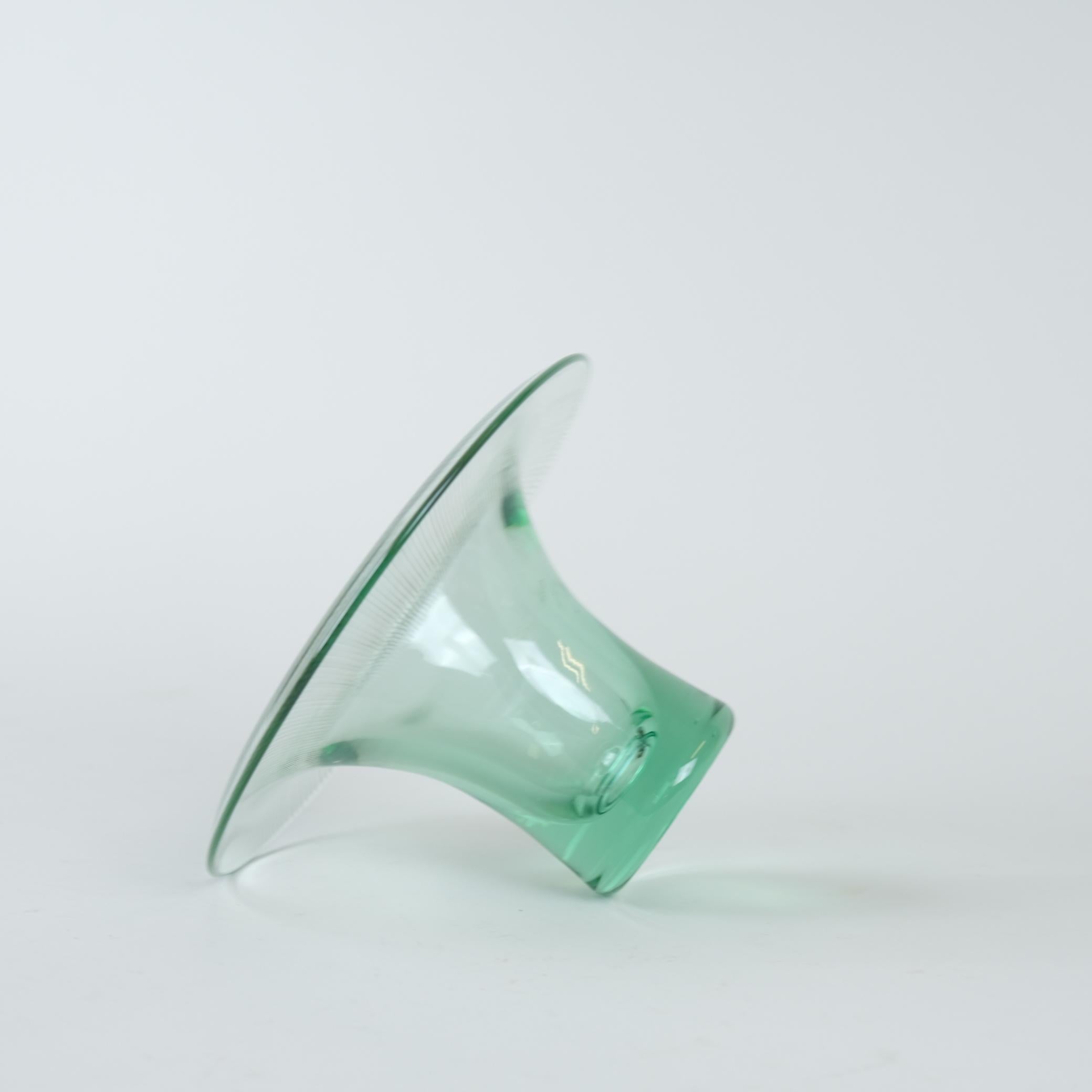 Helena Turpeinen (Tynell) Jarrón seta verde grabado, Riihimäenlasi Década de 1940 en venta 1