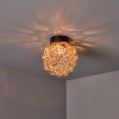 Helena Tynell Lámpara de pared o de techo de cristal burbuja ámbar para Glashütte Limberg
