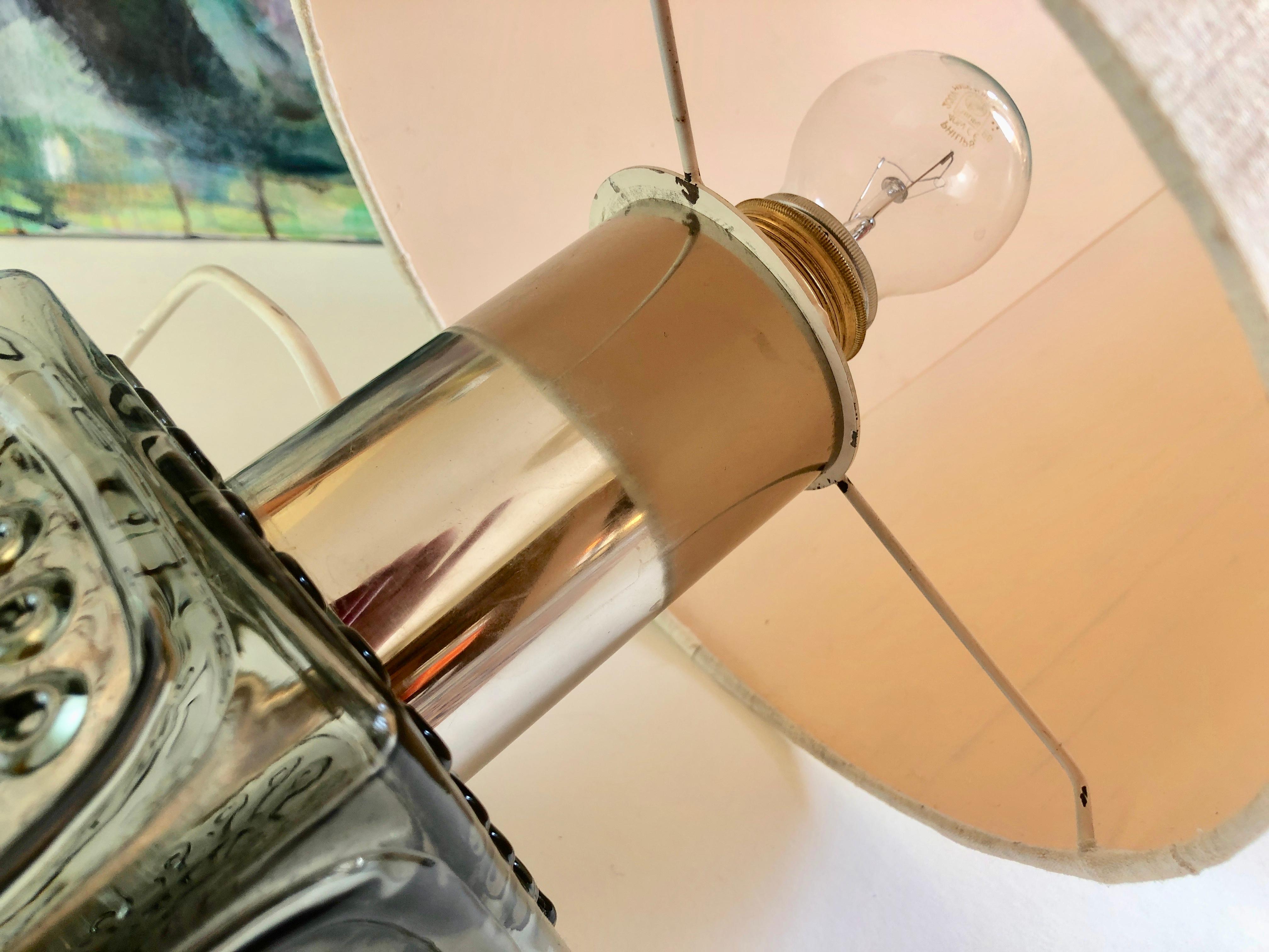 Helena Tynell Tischlampe, Rauchglas, Chrom und Lampenschirm aus Seide, 1960er Jahre, Deutschland im Angebot 1