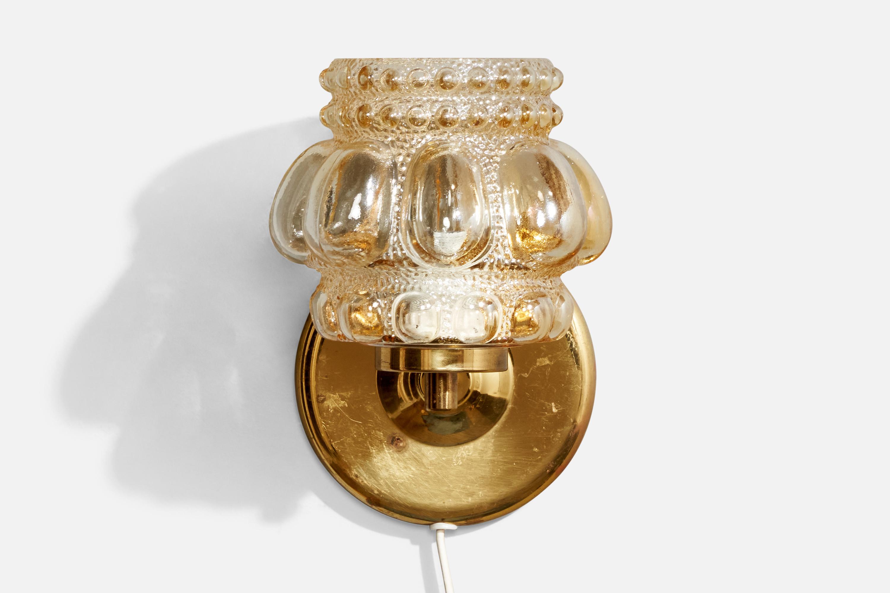 Helena Tynell Attribution, Wandleuchte, Messing, Glas, Schweden, 1960er Jahre (Skandinavische Moderne) im Angebot
