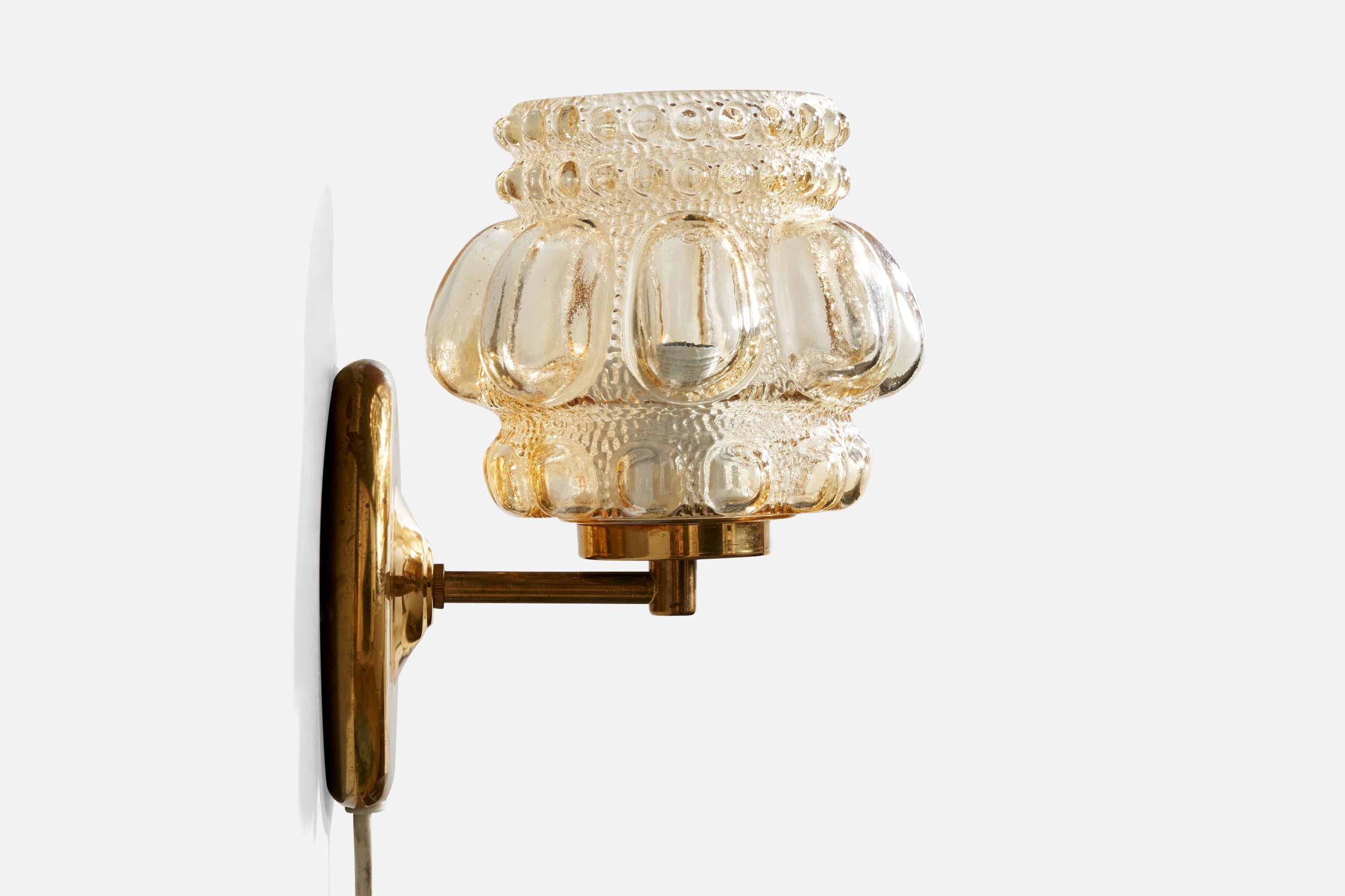 Helena Tynell Attribution, Wandleuchte, Messing, Glas, Schweden, 1960er Jahre (Schwedisch) im Angebot