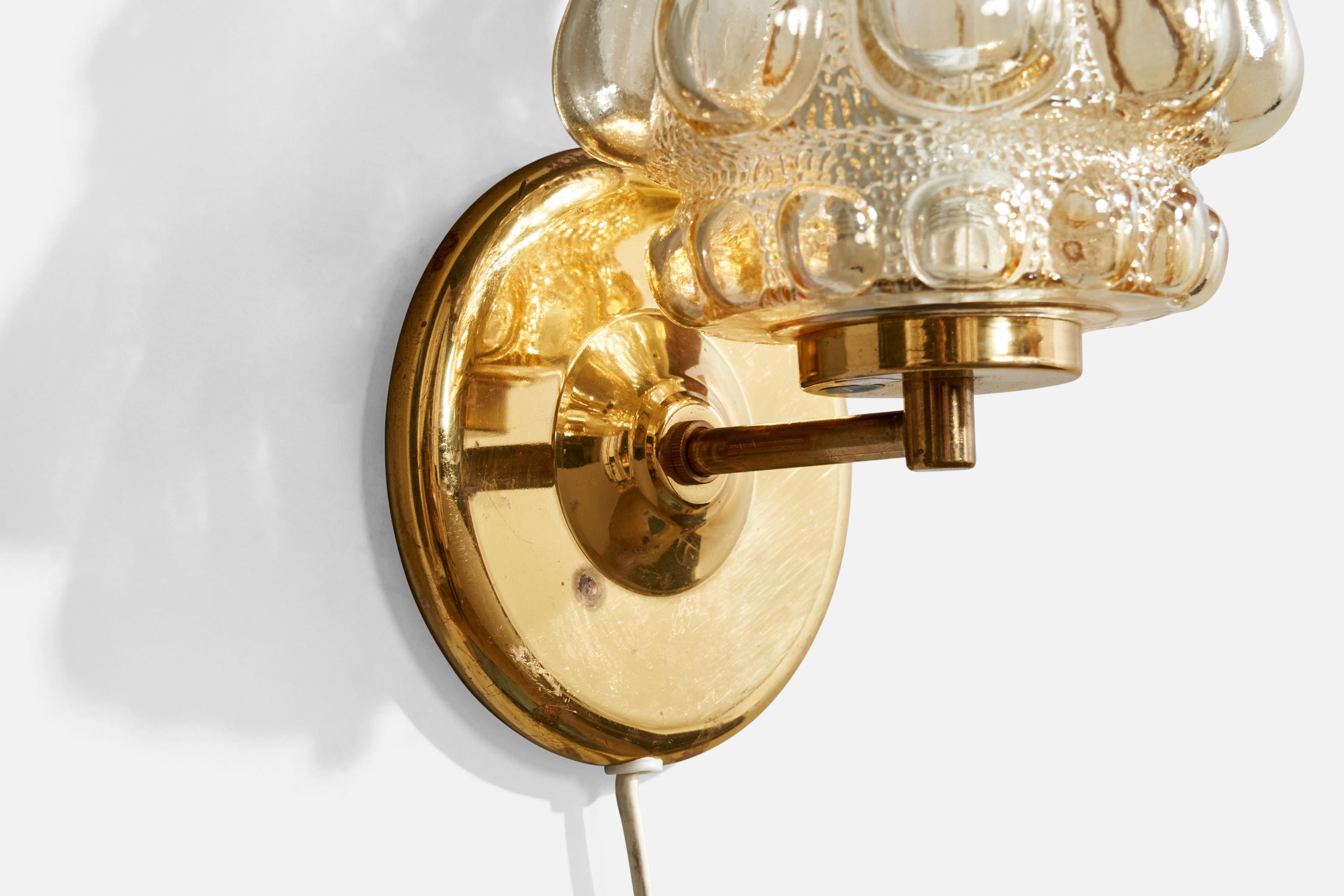 Helena Tynell Attribution, Wandleuchte, Messing, Glas, Schweden, 1960er Jahre (Mitte des 20. Jahrhunderts) im Angebot
