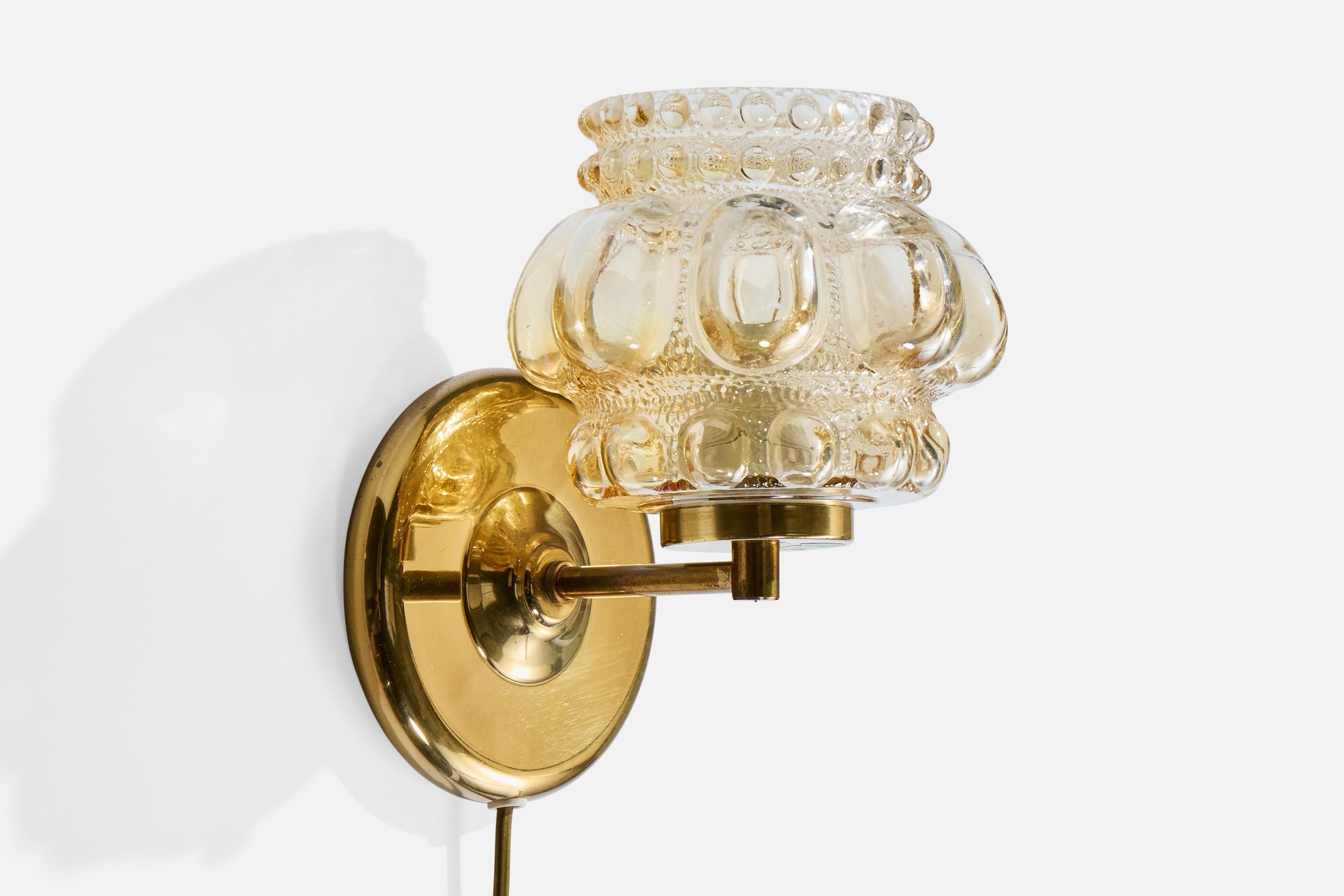 Atribución Helena Tynell, Apliques, Vidrio, Latón, Suecia, Años 60 Sueco en venta