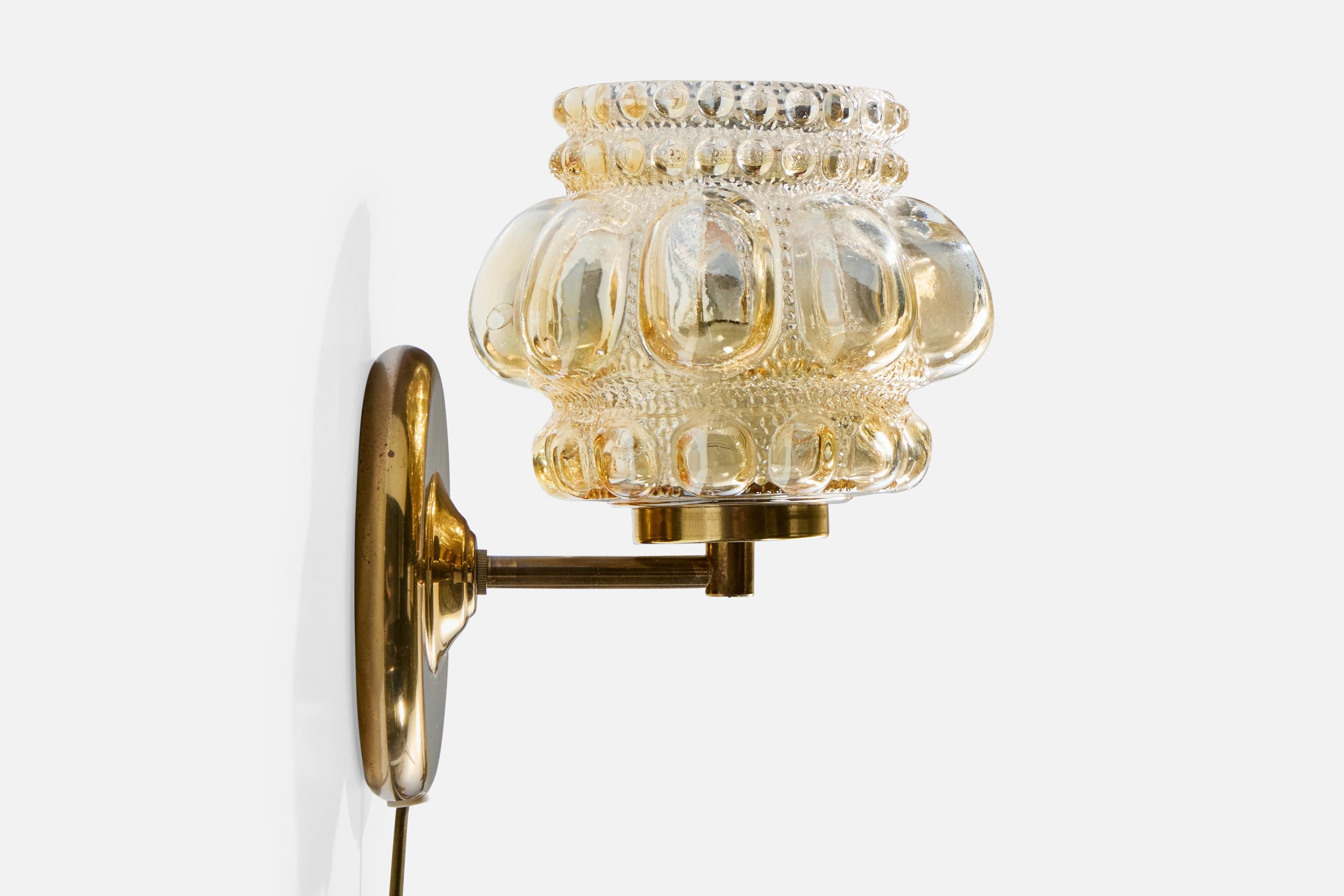 Atribución Helena Tynell, Apliques, Vidrio, Latón, Suecia, Años 60 en Bueno estado para la venta en High Point, NC