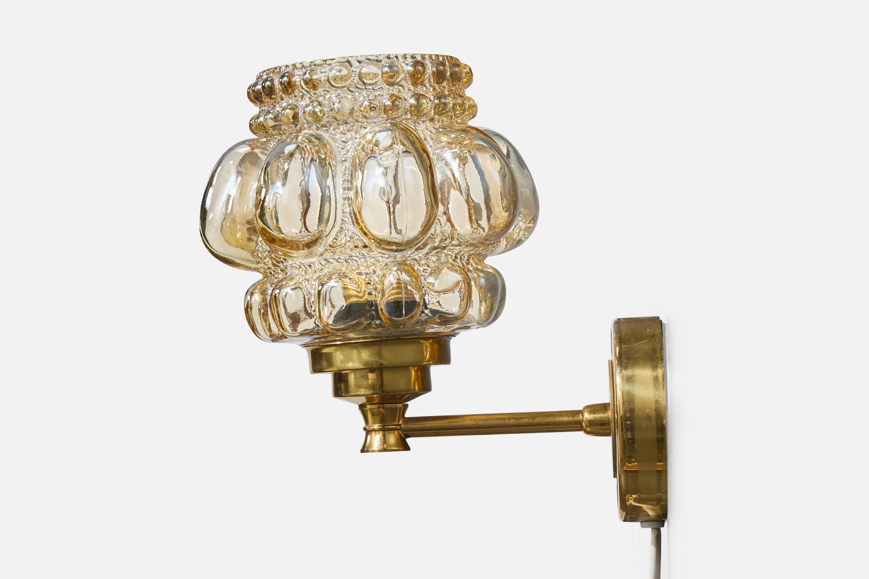 Helena Tynell Attribution, appliques, verre, laiton, Suède, années 1960 Bon état - En vente à High Point, NC