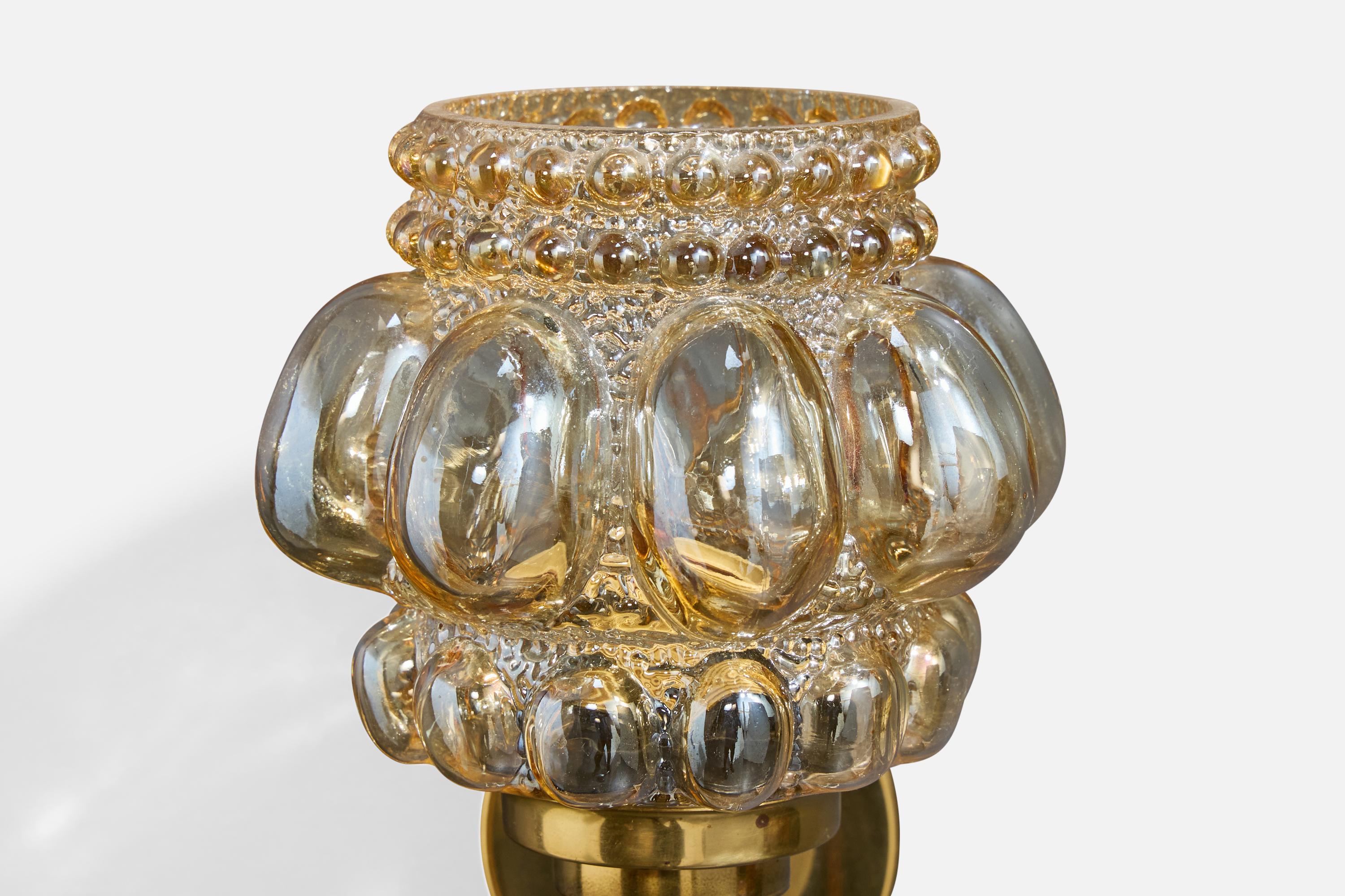 Helena Tynell Attribution, appliques, verre, laiton, Suède, années 1960 en vente 1