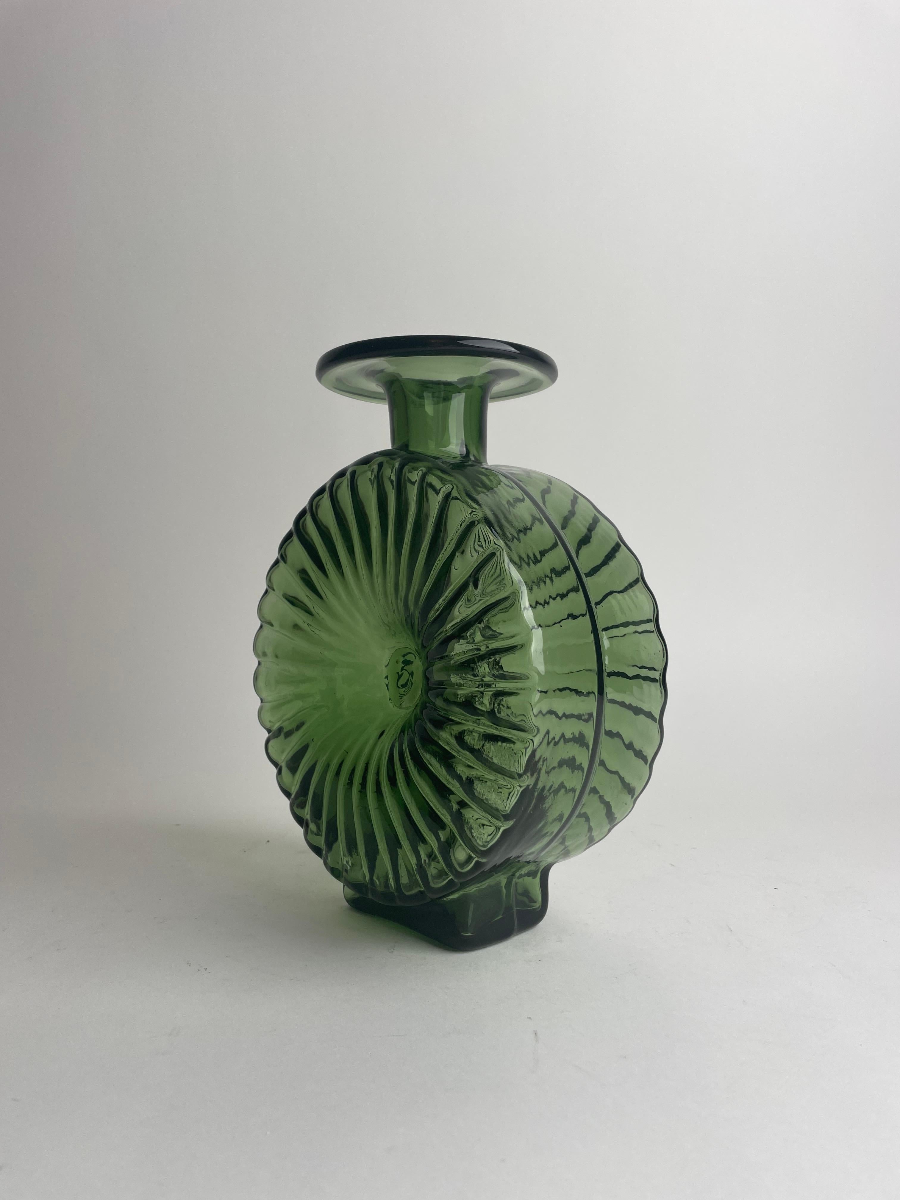 Mid-Century Modern Helena Tynell blown glass ”Aurinkopullo” Sun Vase for Riihimäen Lasi. 1960s-70s For Sale