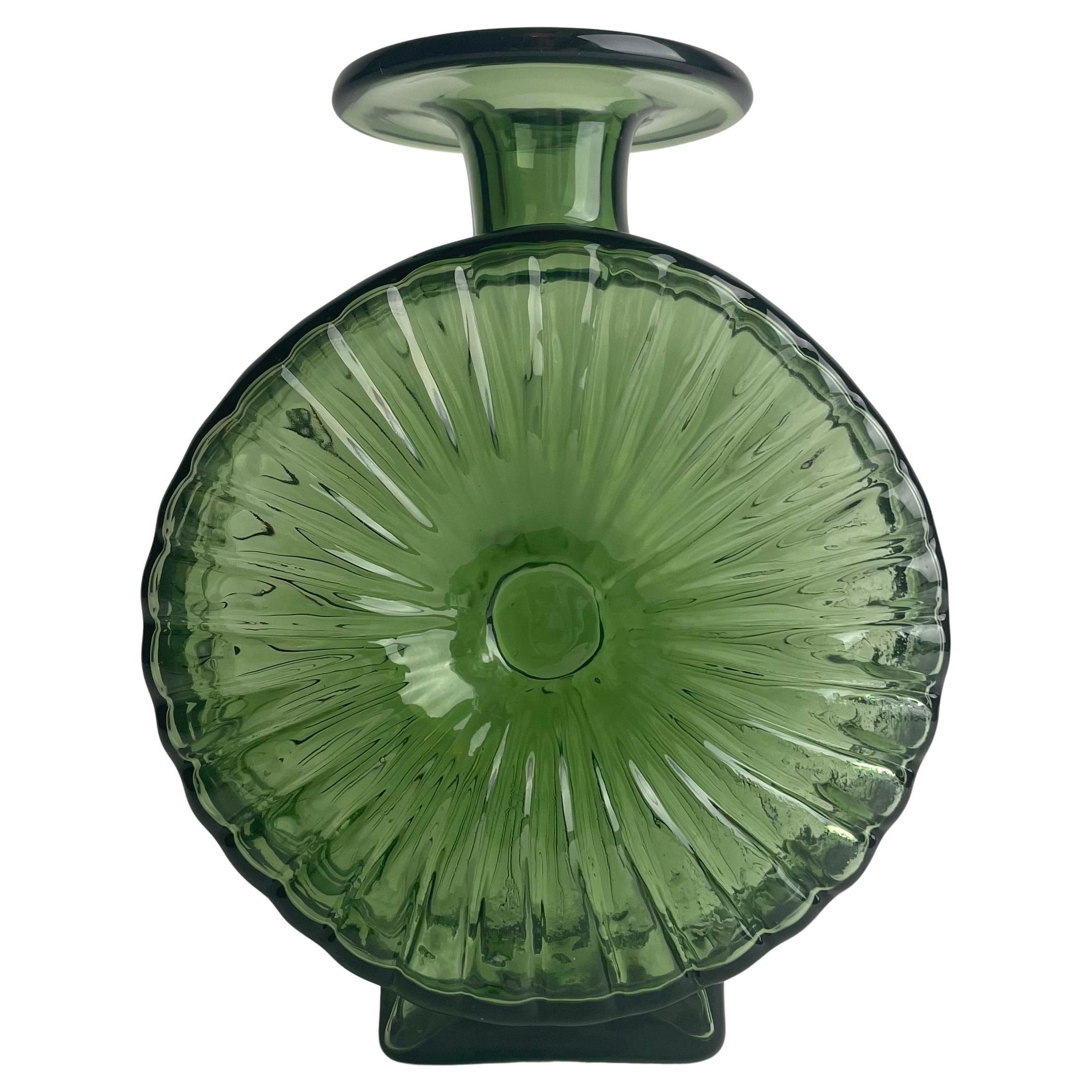 Helena Tynell blown glass ”Aurinkopullo” Sun Vase for Riihimäen Lasi. 1960s-70s