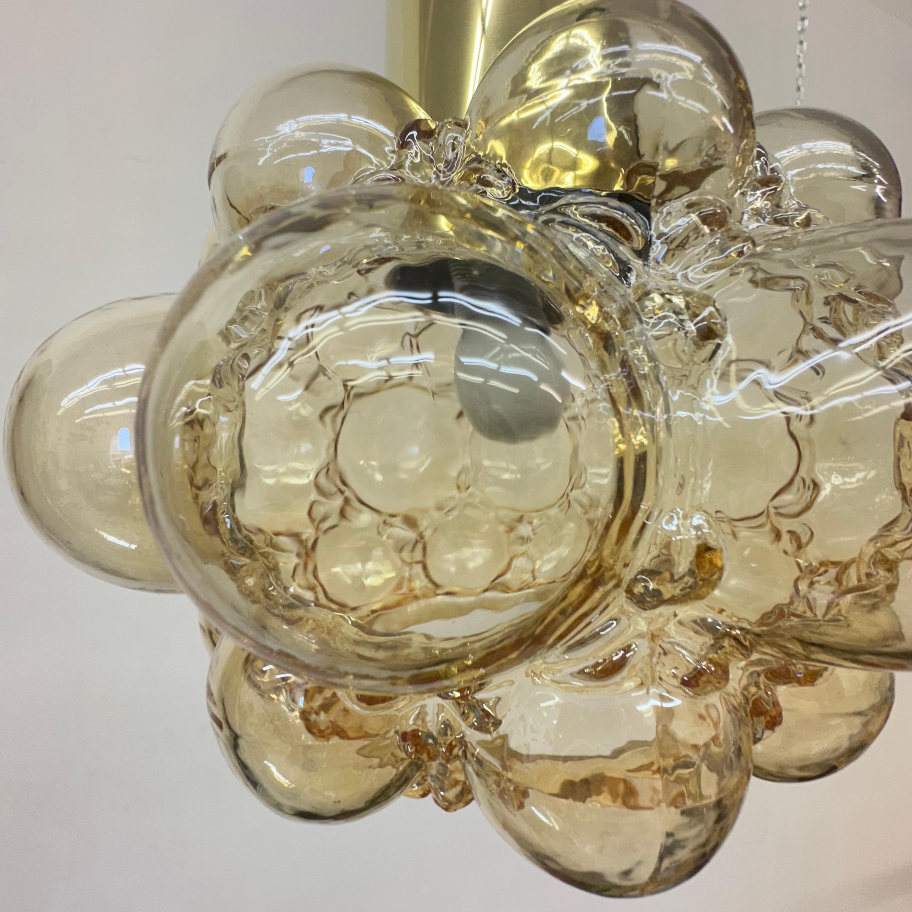 Lampada a sospensione a bolle d'aria di Helena Tynell , anni '70 in vendita 5