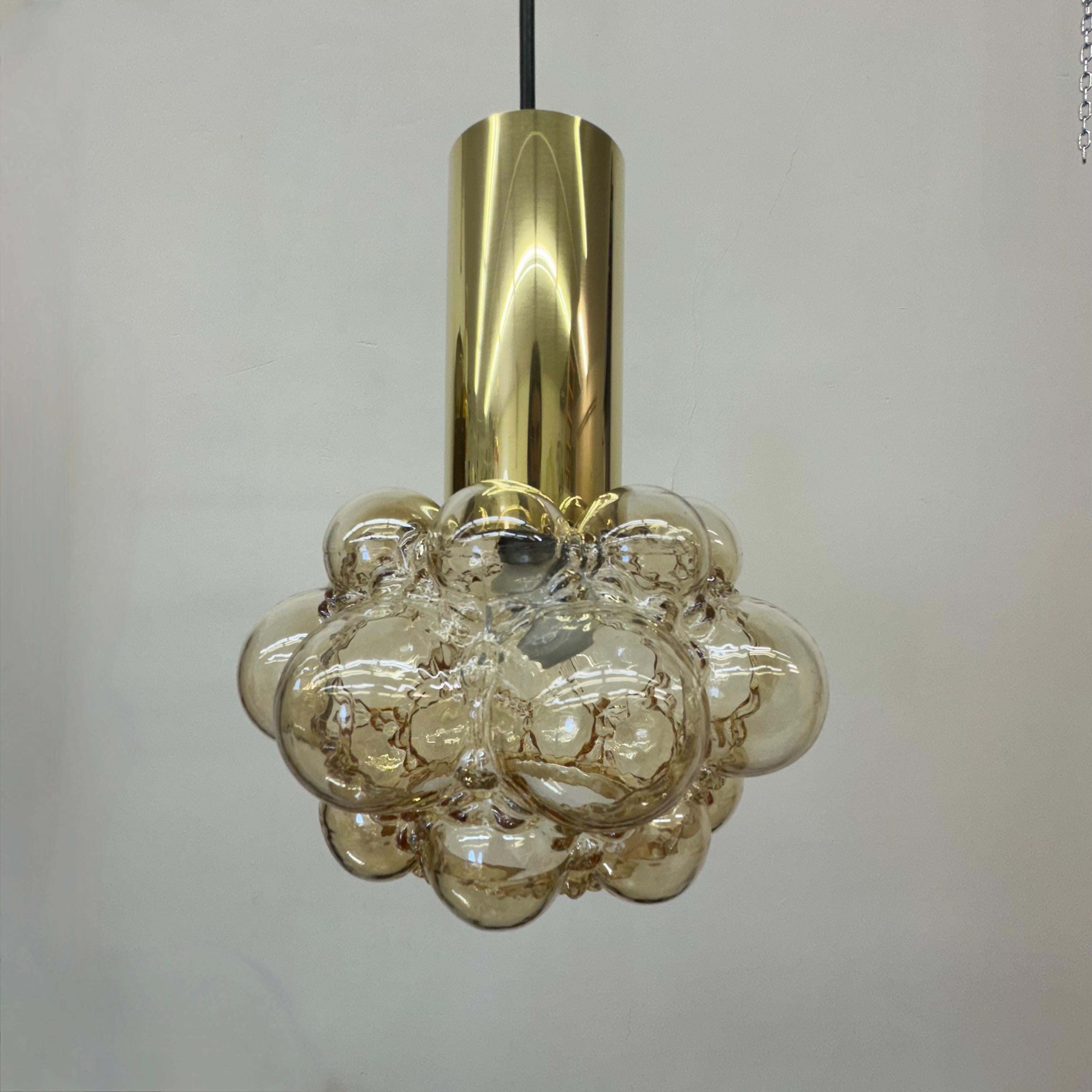 Ottone Lampada a sospensione a bolle d'aria di Helena Tynell , anni '70 in vendita