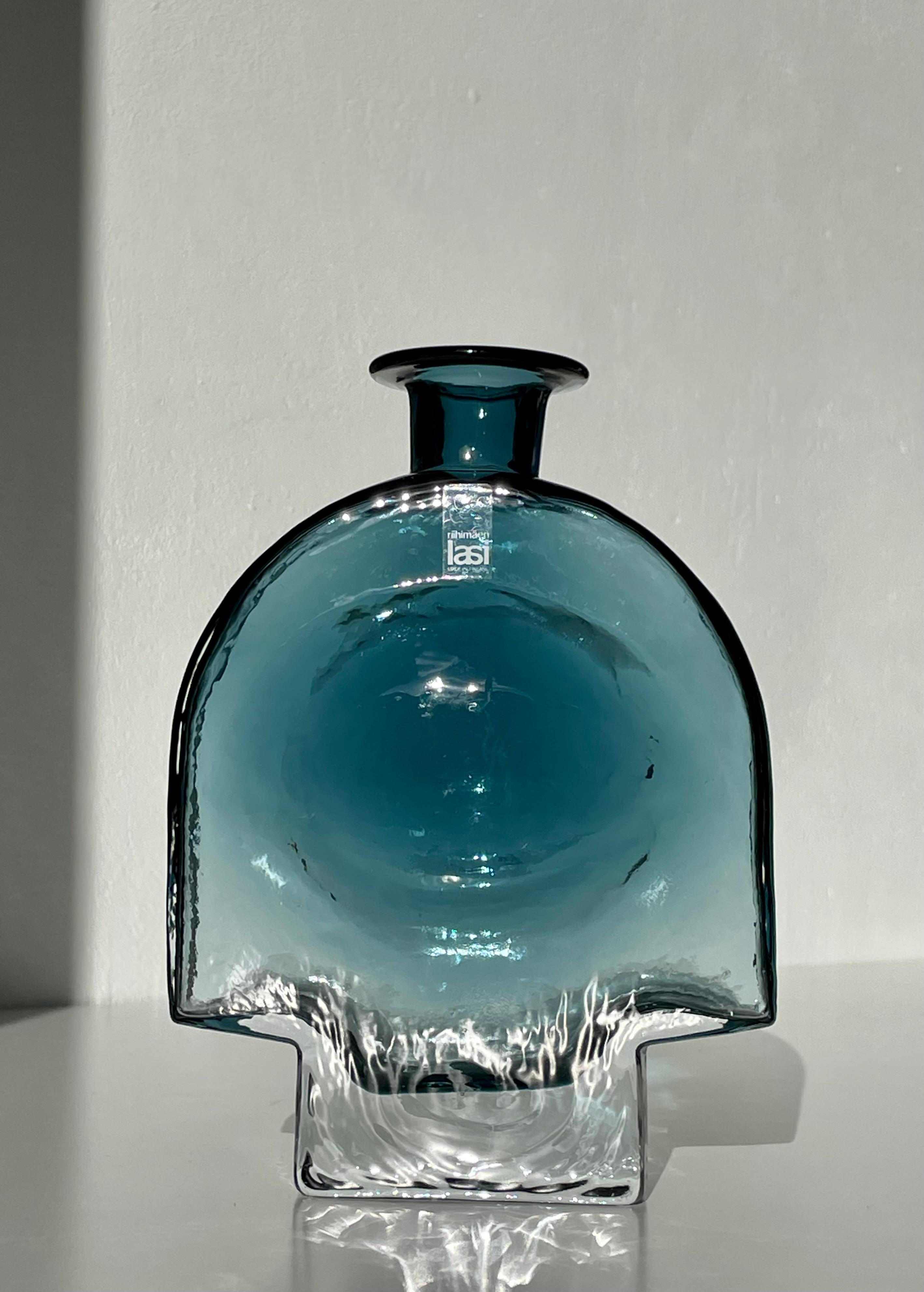 Finlandais Helena Tynell pour Riihimäen Vase sculptural Lasi bleu, 1970 en vente