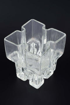 Helena Tynell for Riihimäen Lasi, Finland. Modern art glass vase, 1960s/70s