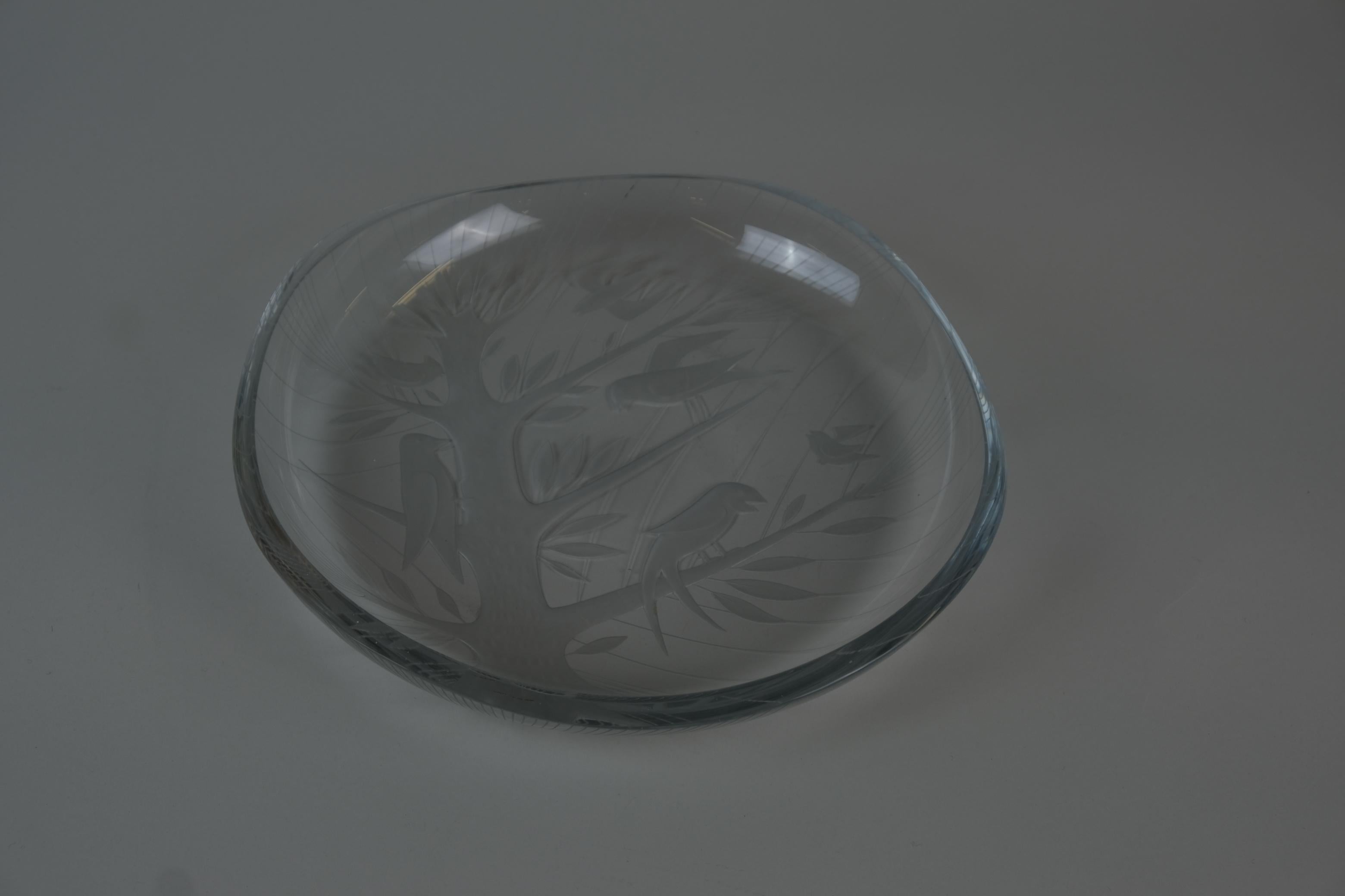 Helena Tynell, Theodor Käppi Engraved Bird Tree Model 6649, Riihimäen Lasi 1953 mediados del siglo XX en venta