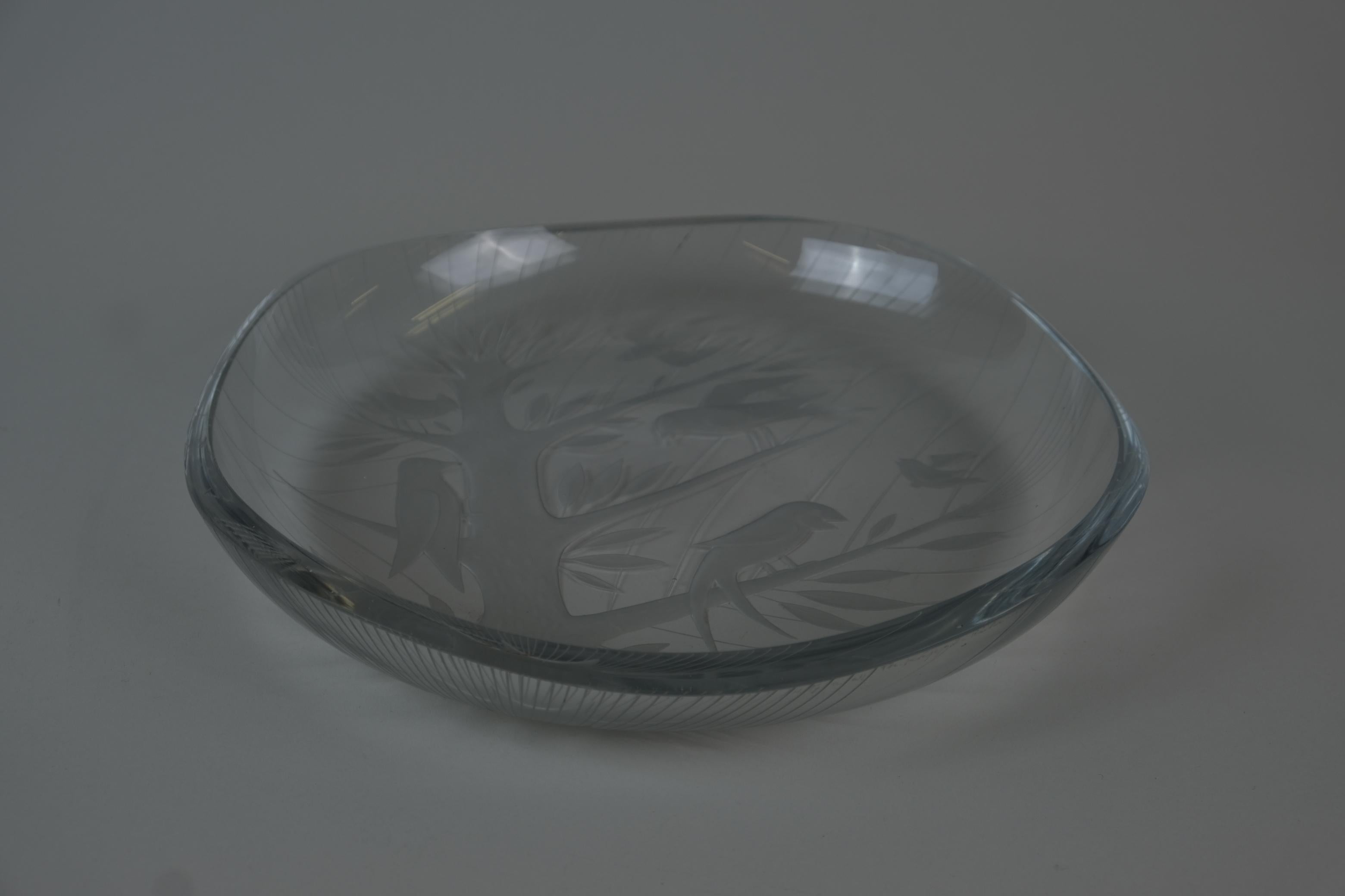 Helena Tynell, Theodor Käppi Engraved Bird Tree Model 6649, Riihimäen Lasi 1953 Vidrio artístico en venta