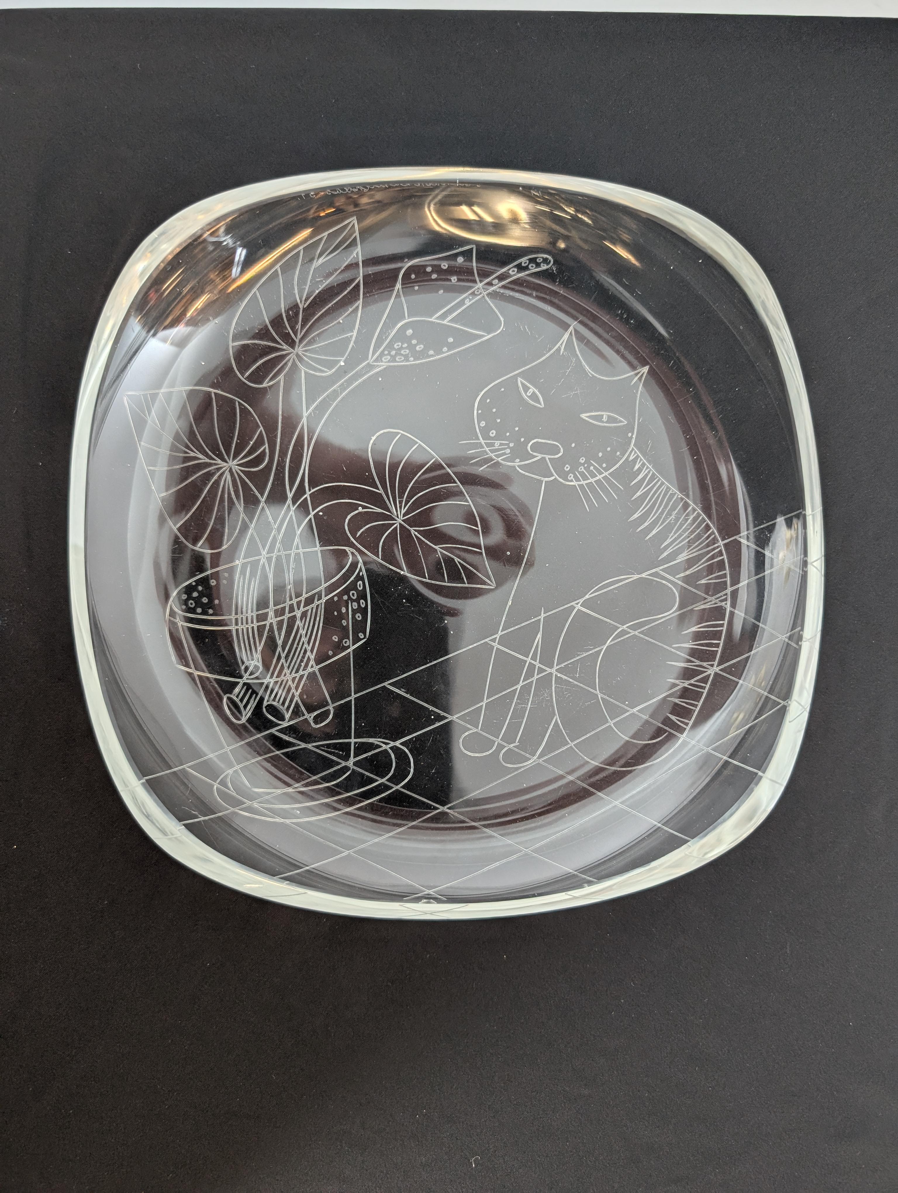 Helena Tynell & Theodore Käppi Gravierte Katzenschüssel für Riihimäen Lasi Oy, 1950er Jahre (Skandinavische Moderne) im Angebot