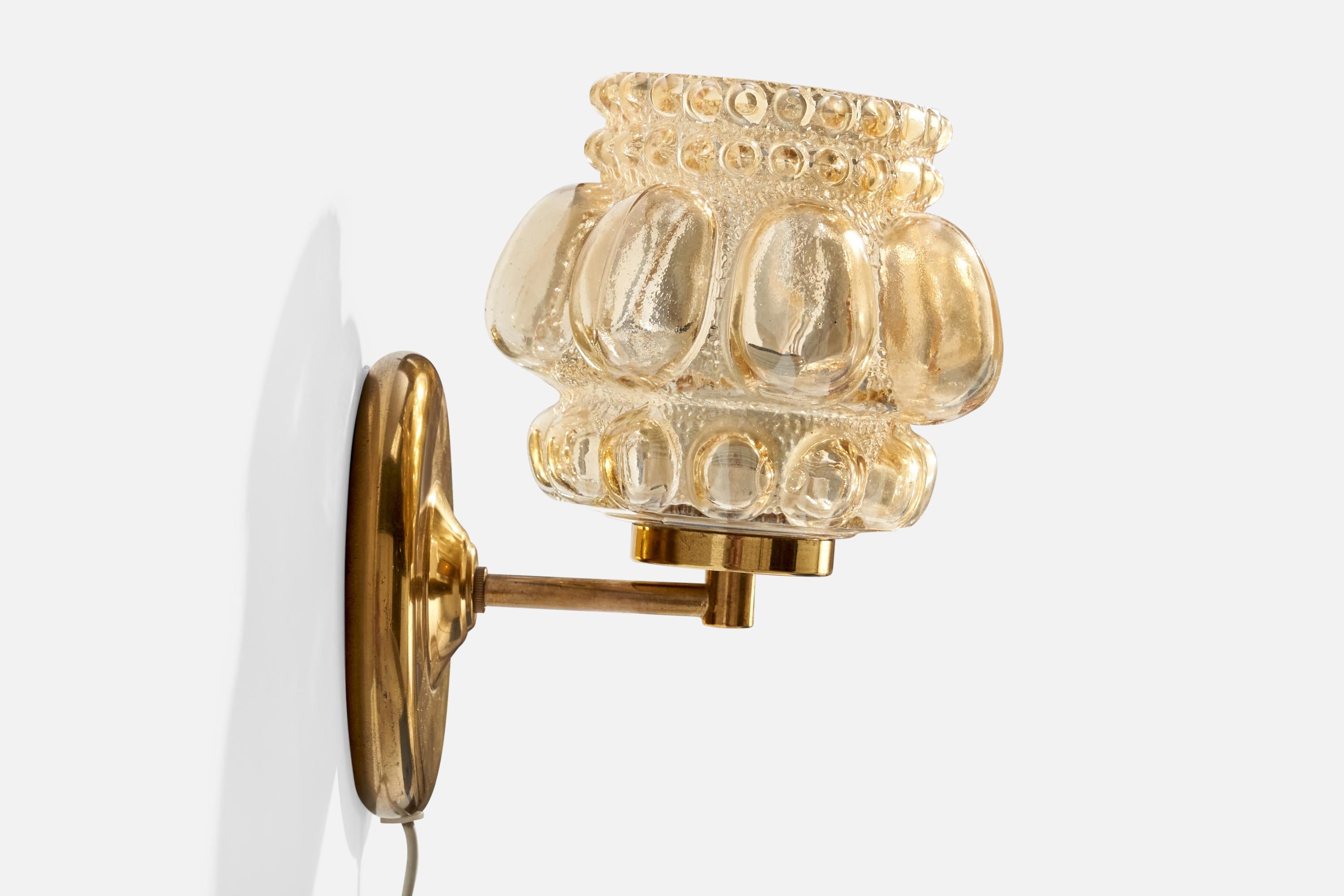 Helena Tynell, Wall Lights, Brass, Glass, Sweden, 1960s In Good Condition For Sale In High Point, NC